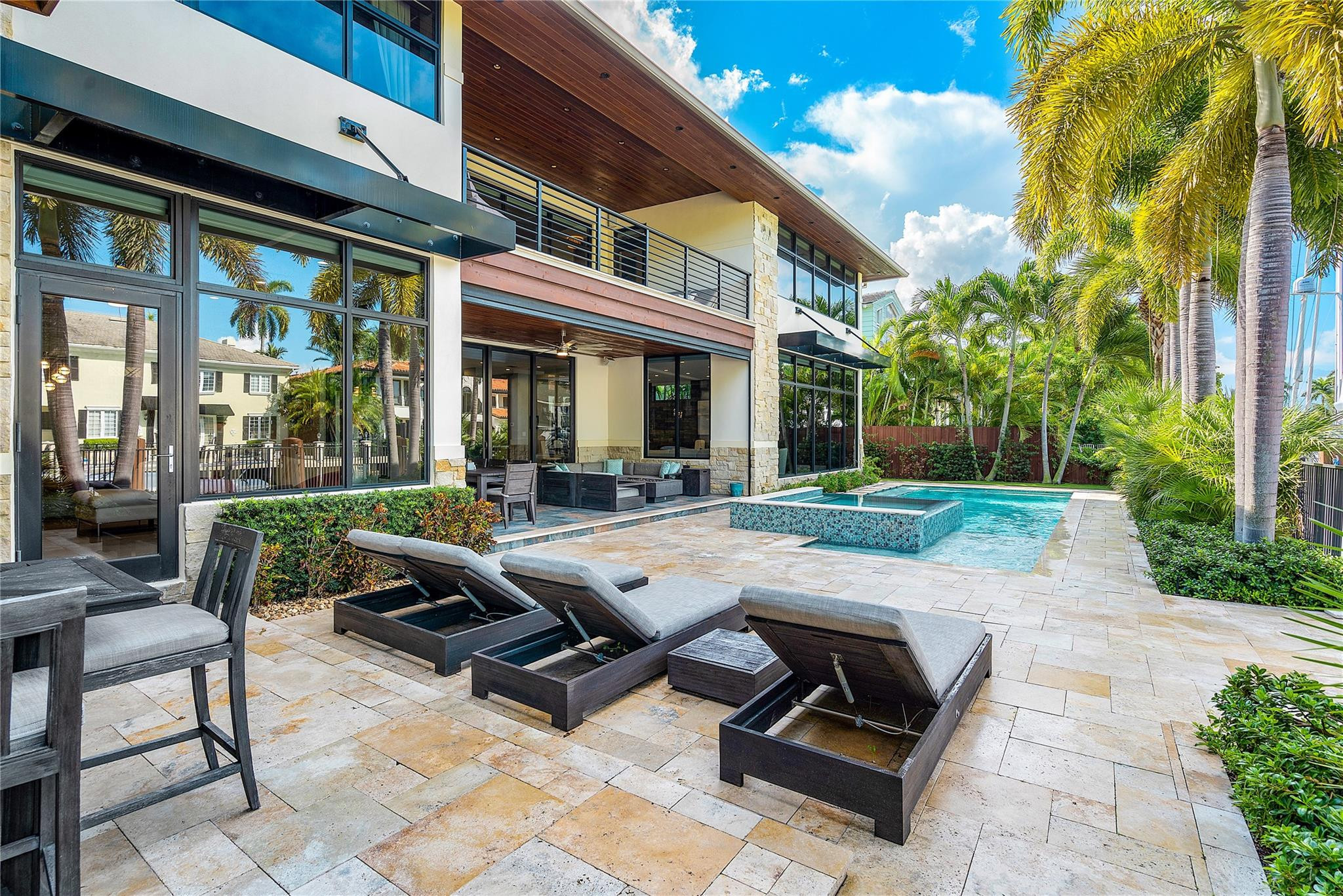 615 Royal Plaza Drive