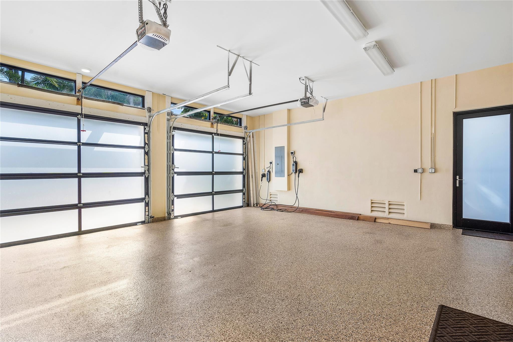 615 Royal Plaza Drive