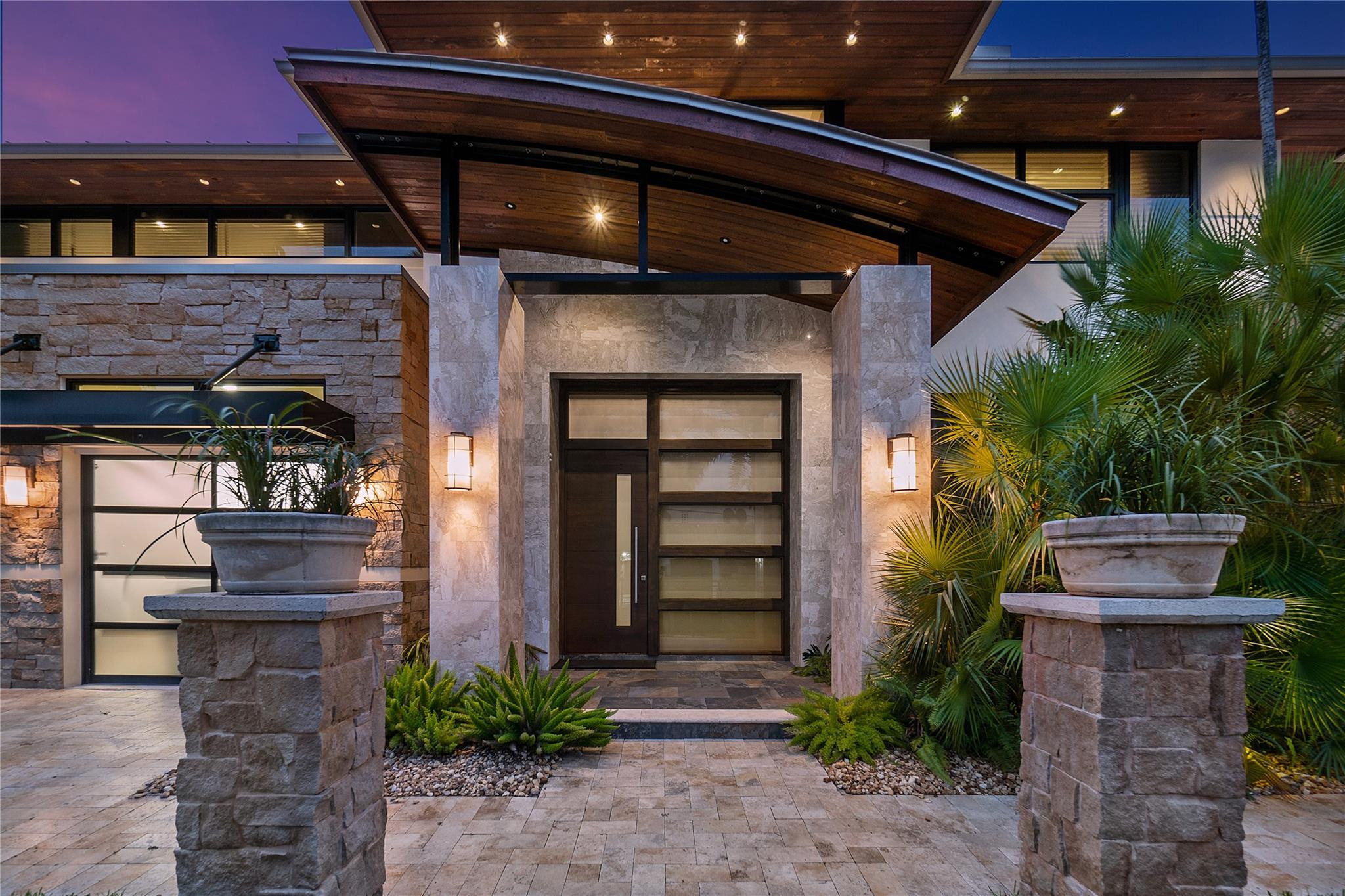 615 Royal Plaza Drive