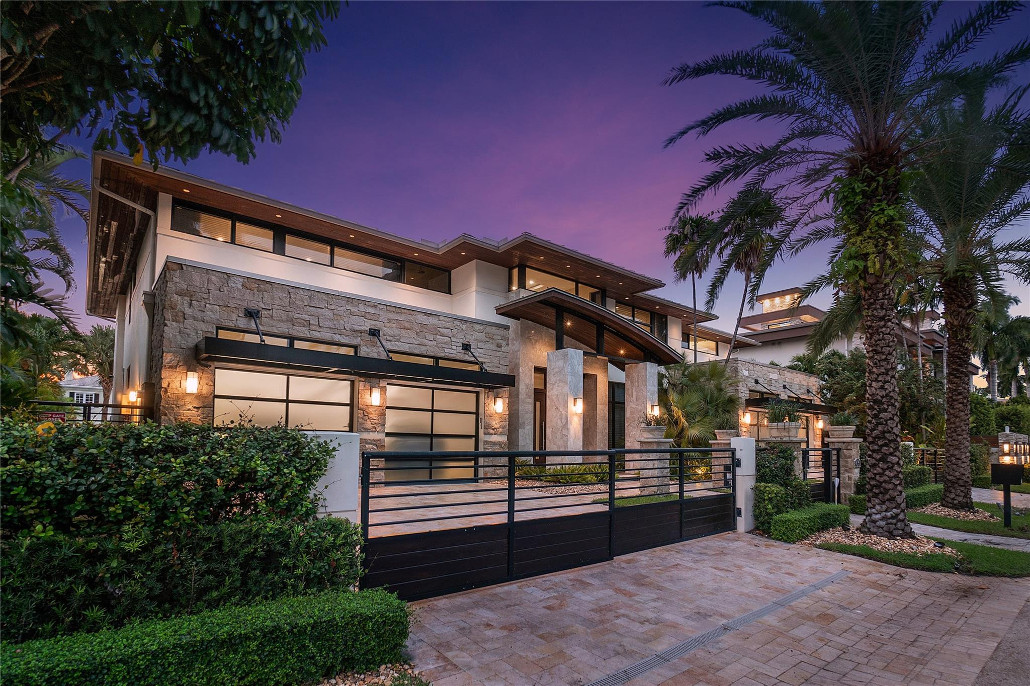 615 Royal Plaza Drive
