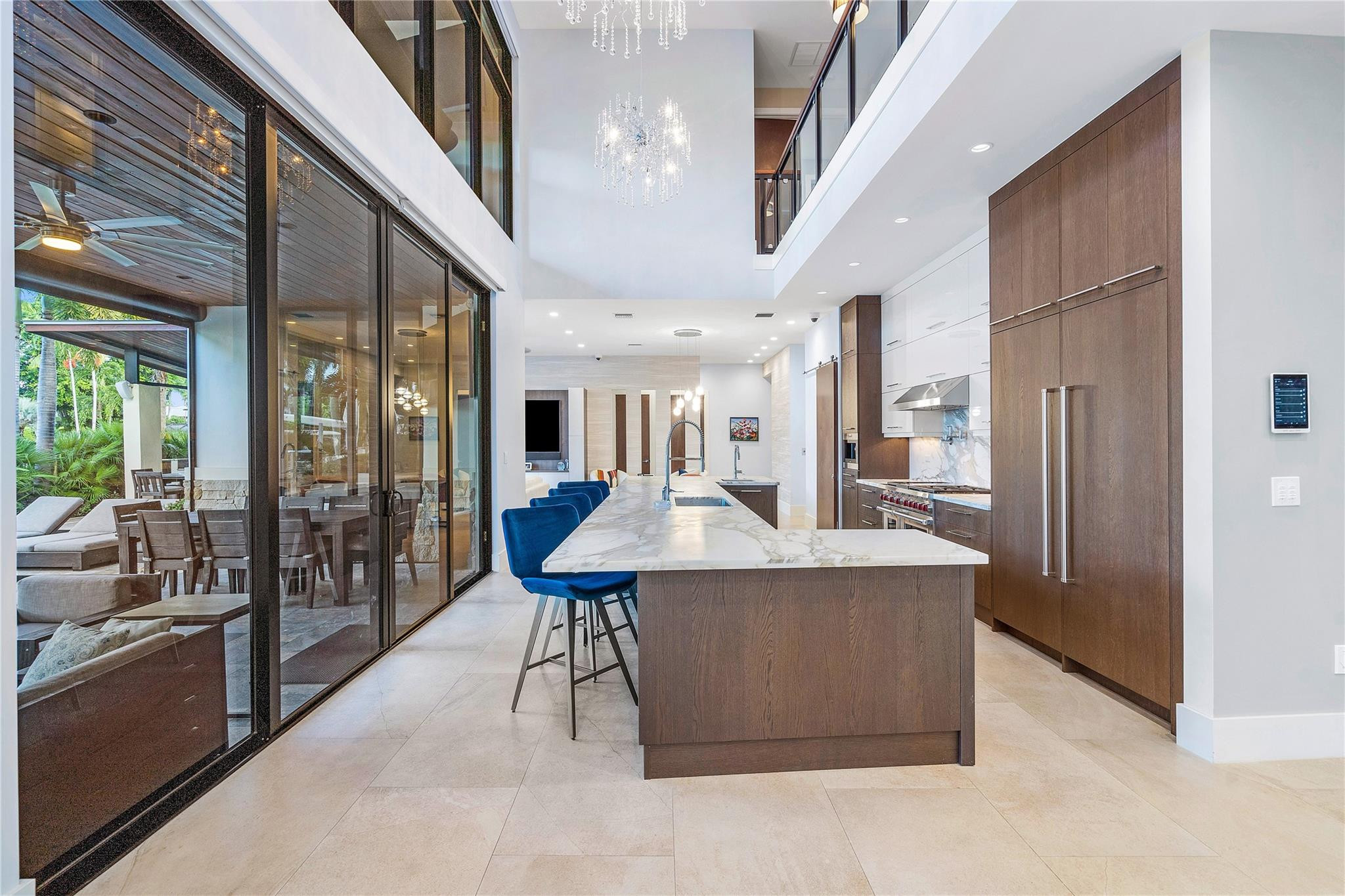 615 Royal Plaza Drive