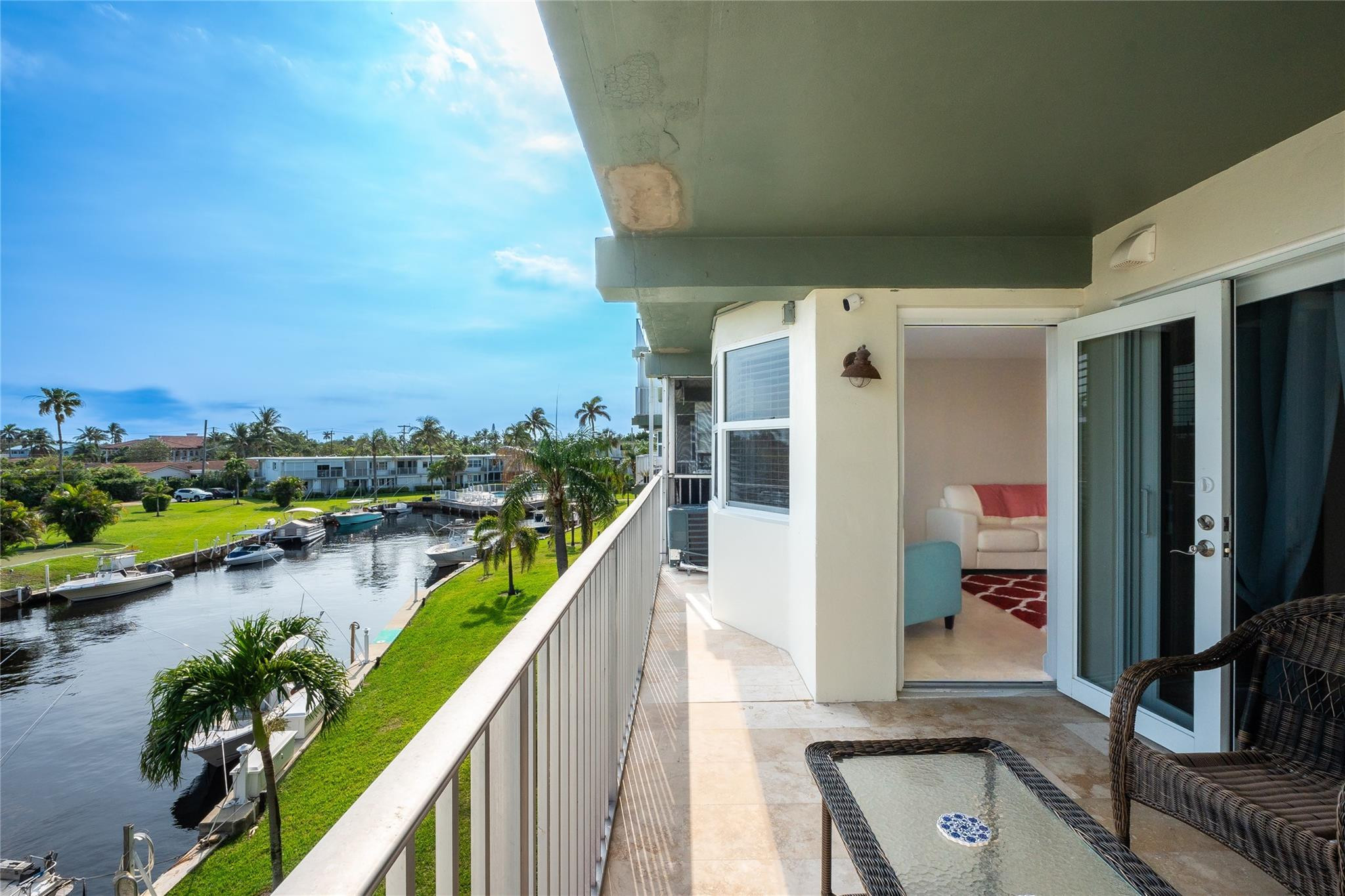 1511 SE 15 Court 304