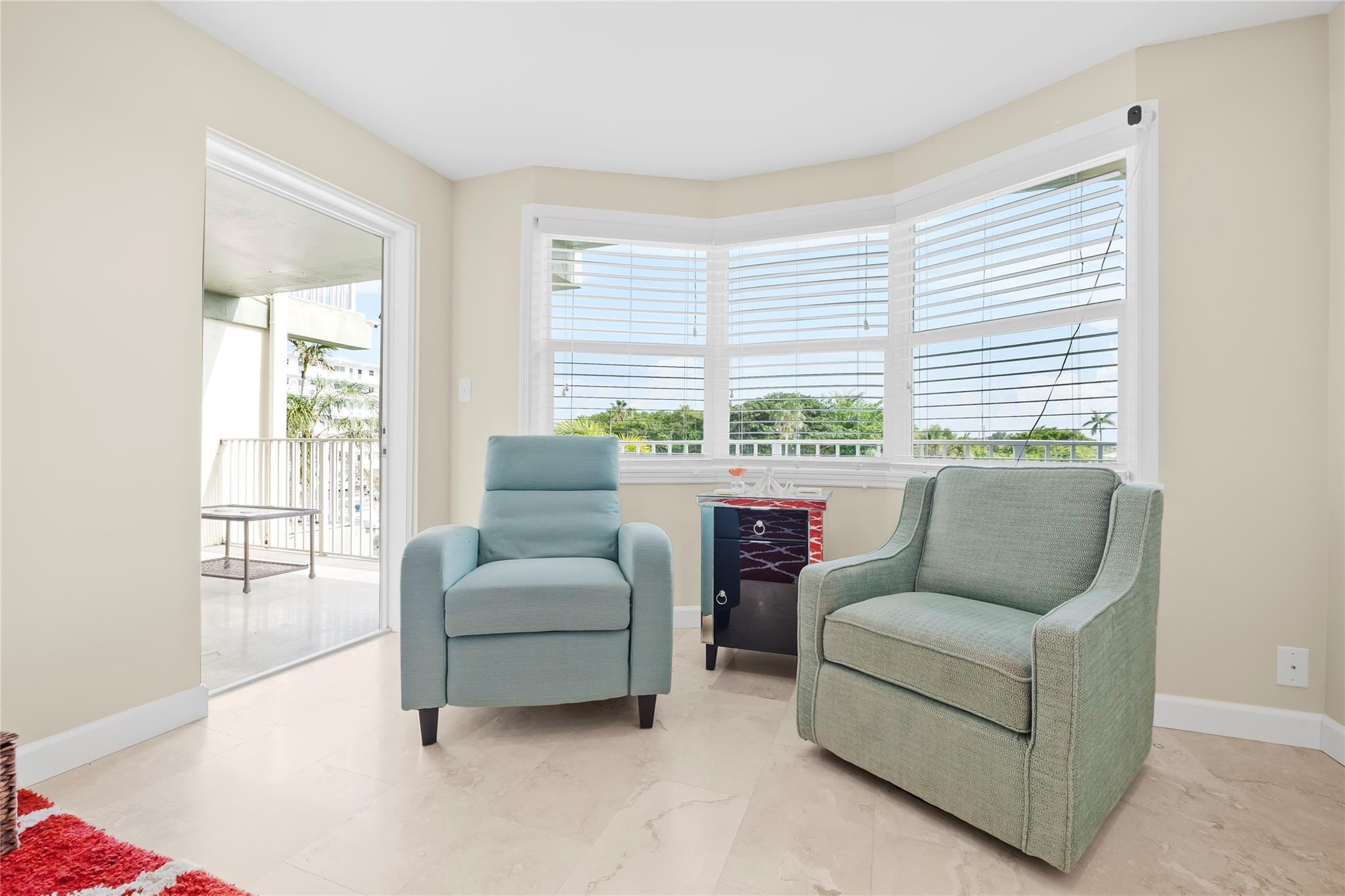 1511 SE 15 Court 304