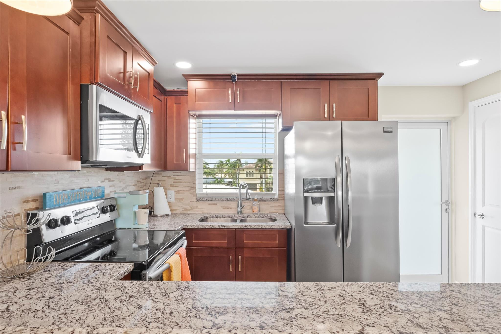 1511 SE 15 Court 304