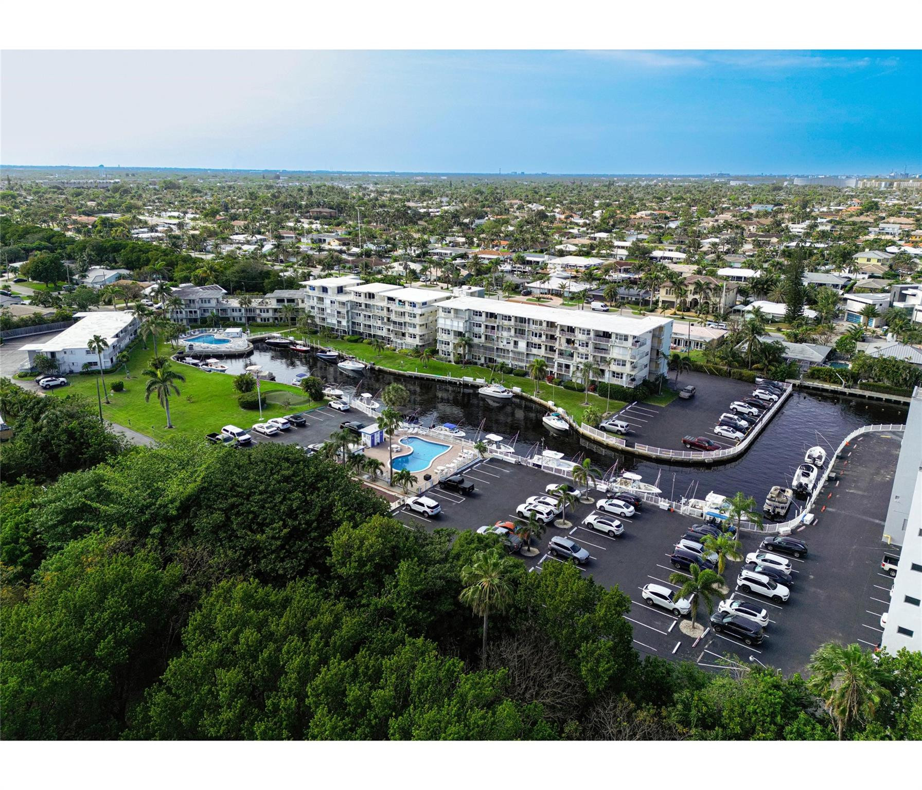 1511 SE 15 Court 304