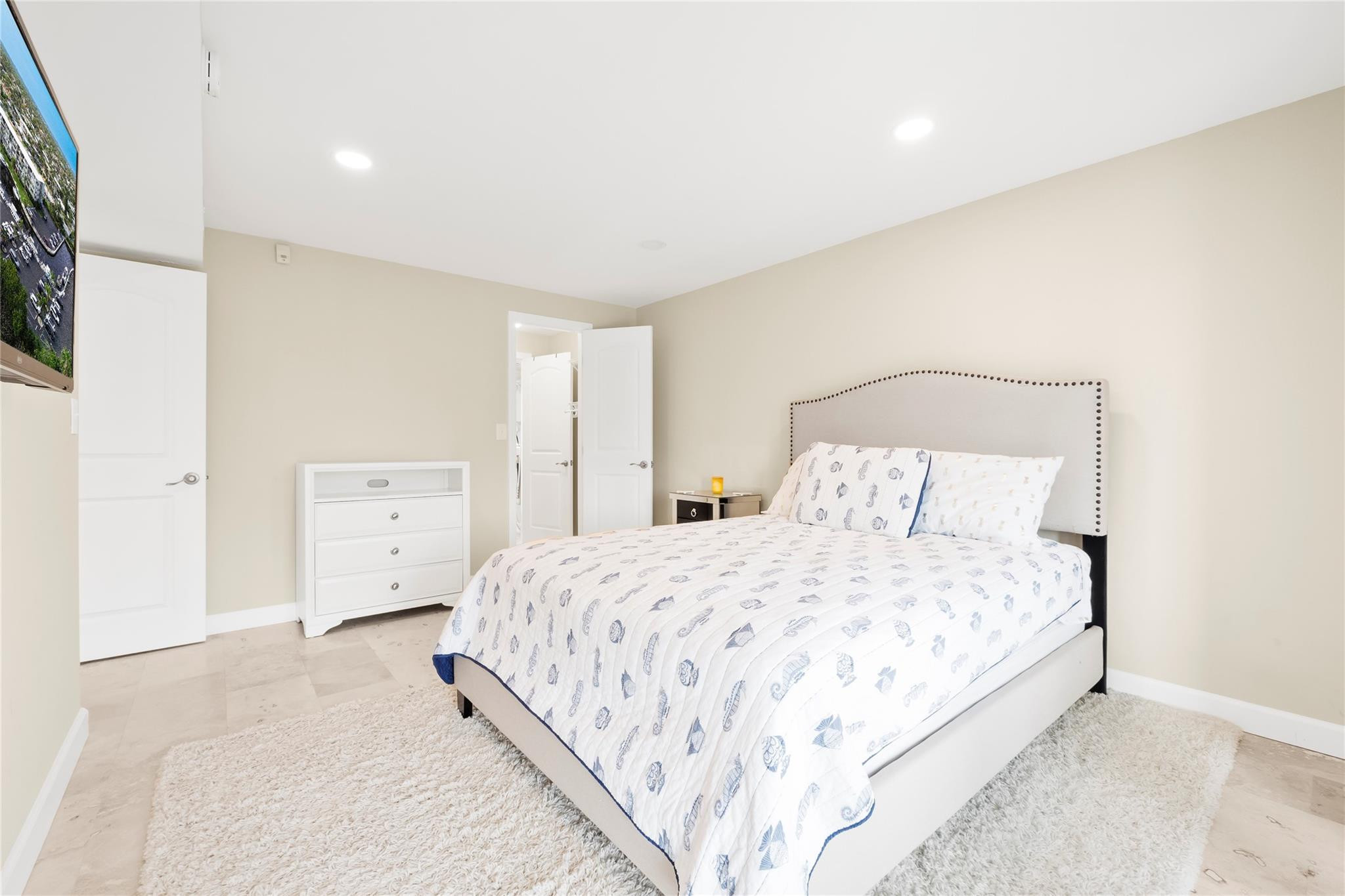 1511 SE 15 Court 304