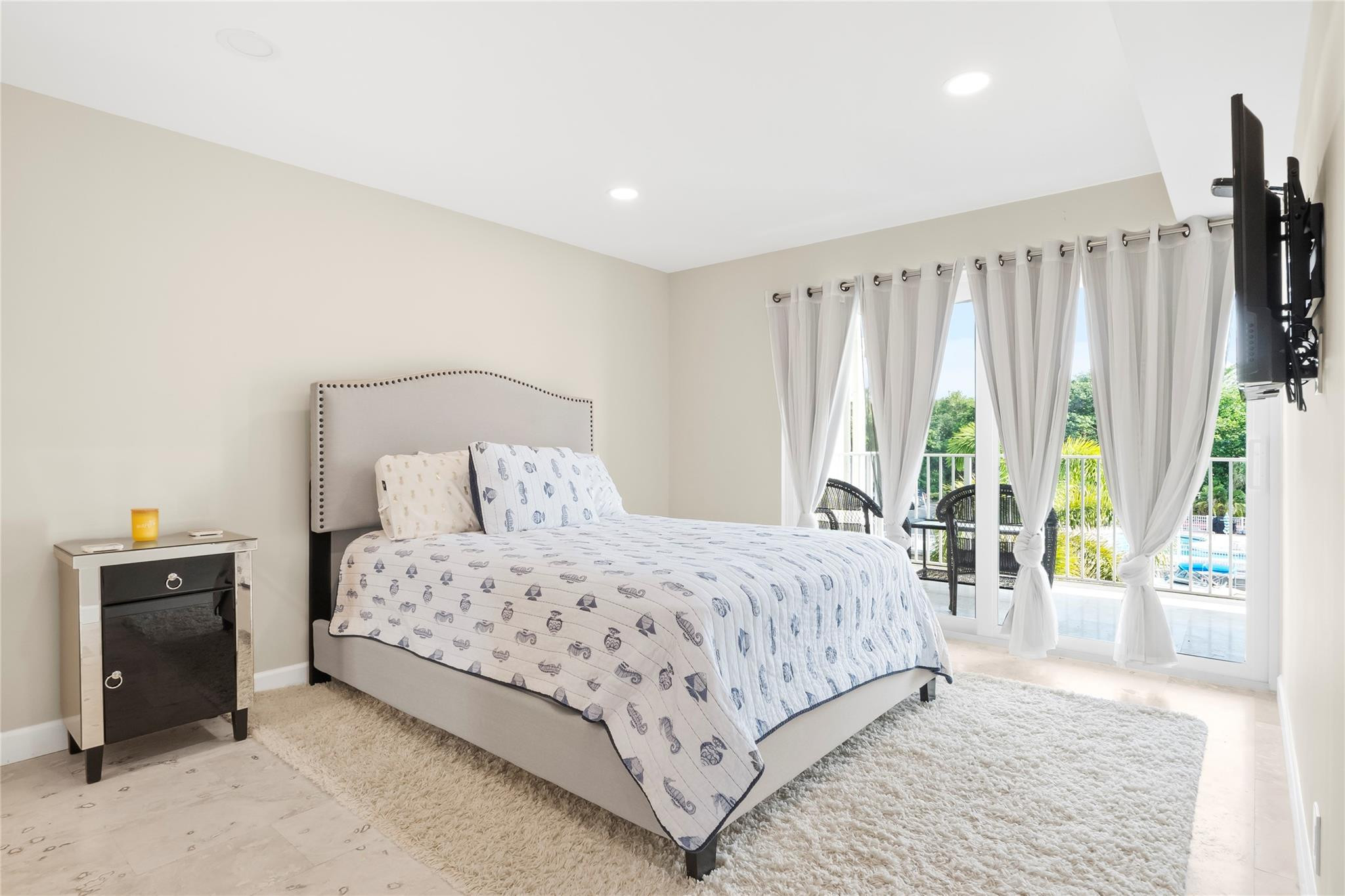 1511 SE 15 Court 304