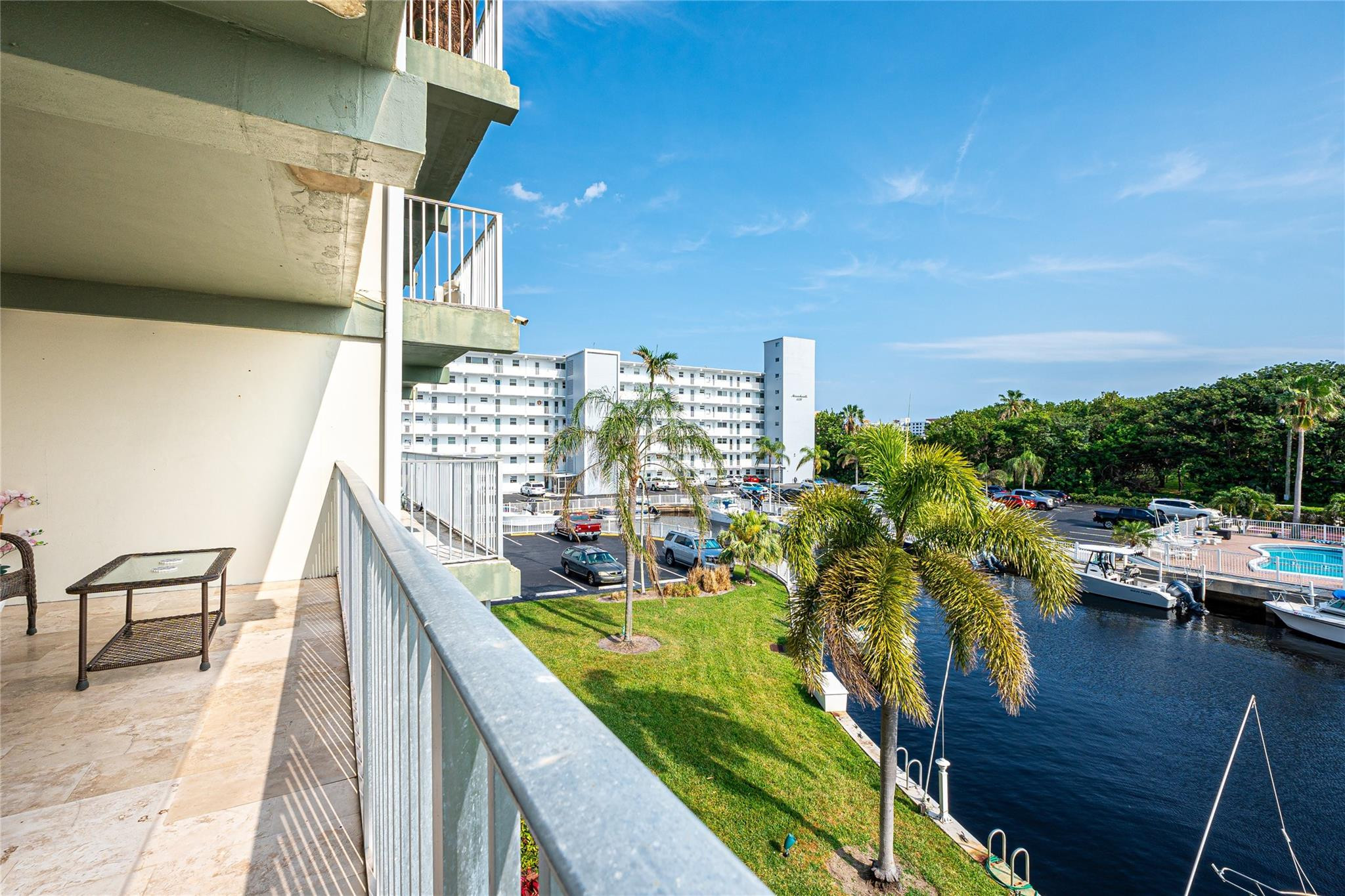 1511 SE 15 Court 304