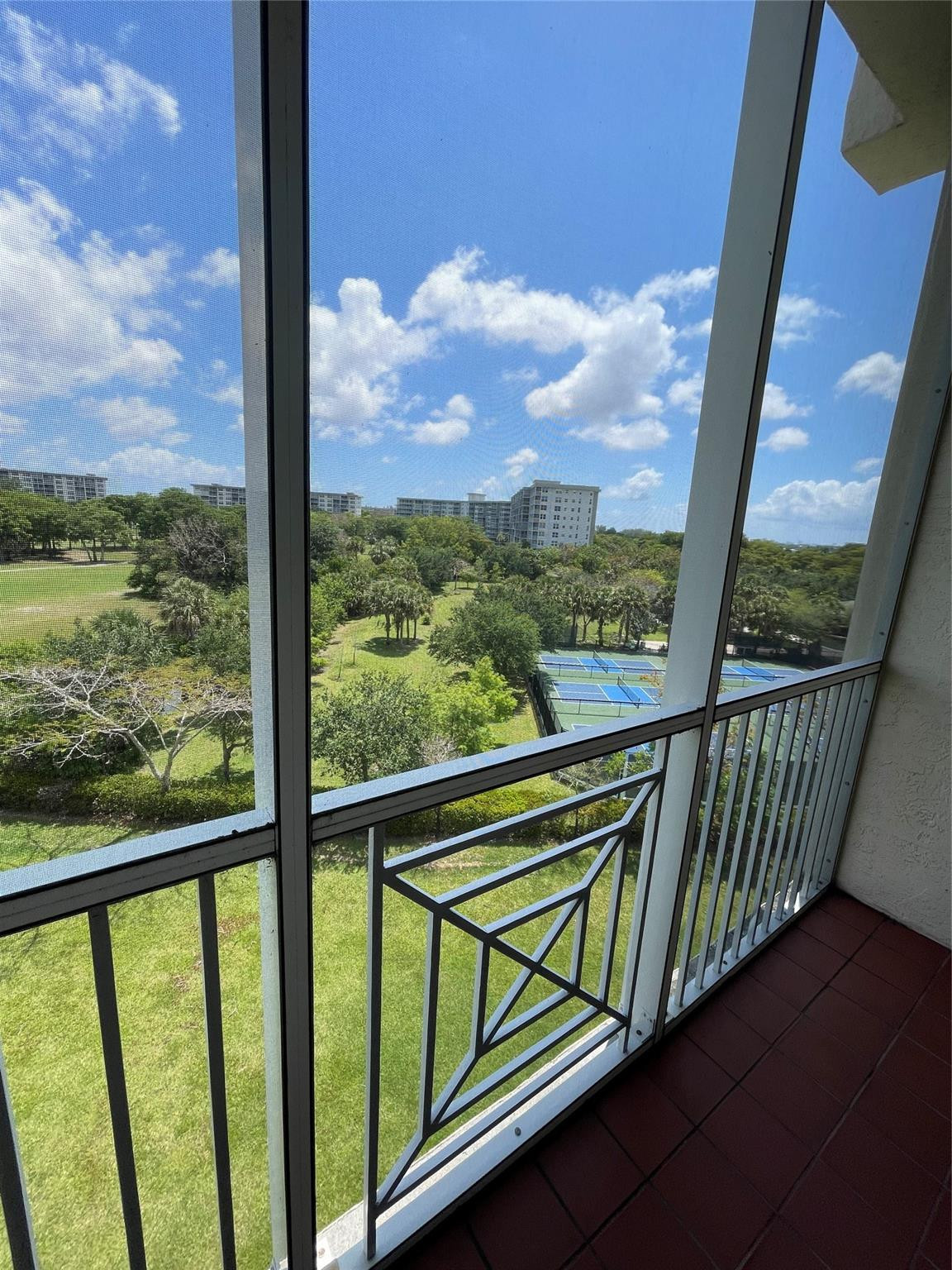 3500 Oaks Clubhouse Drive 510