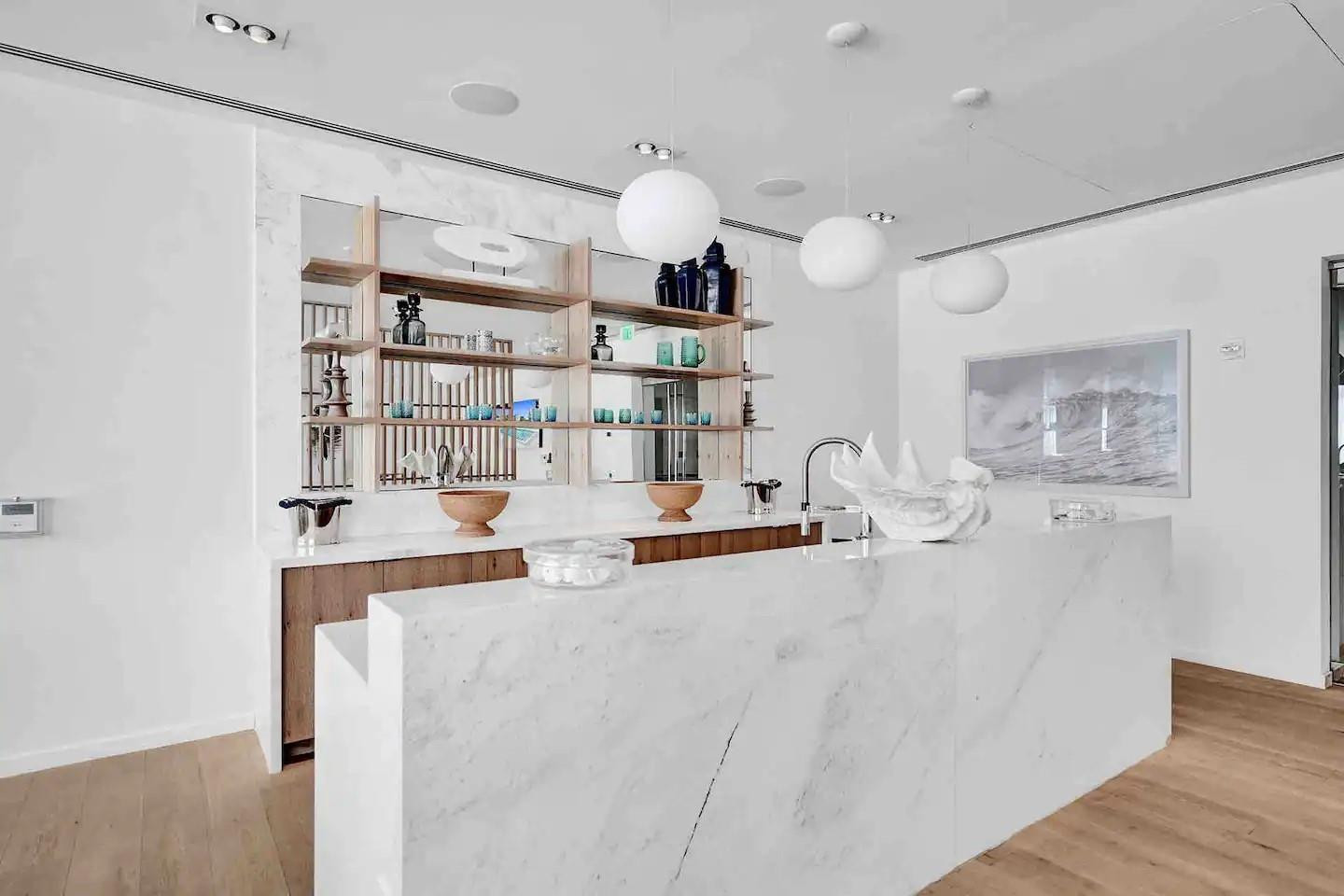 401 N Birch Road 702