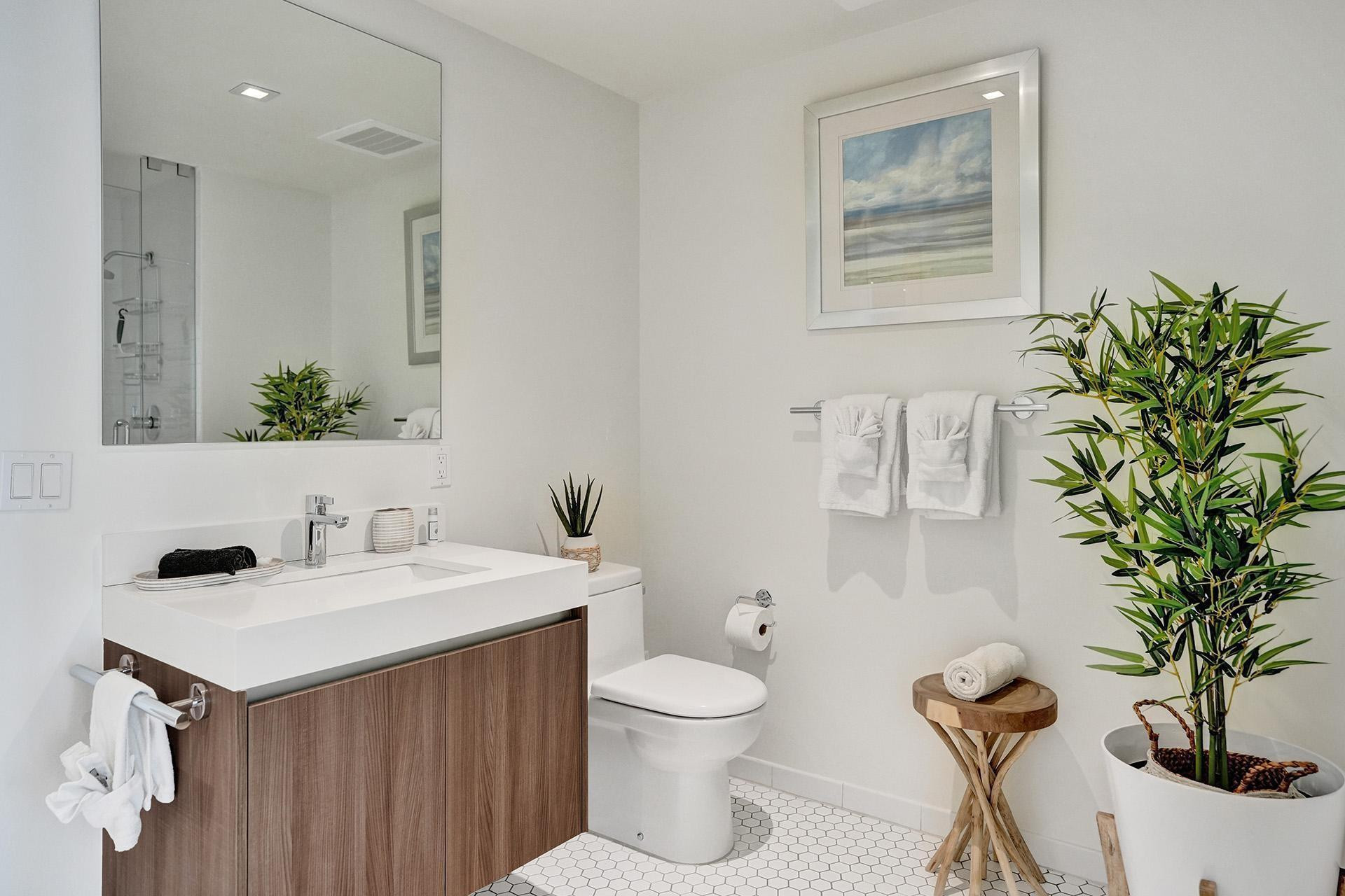 401 N Birch Road 702