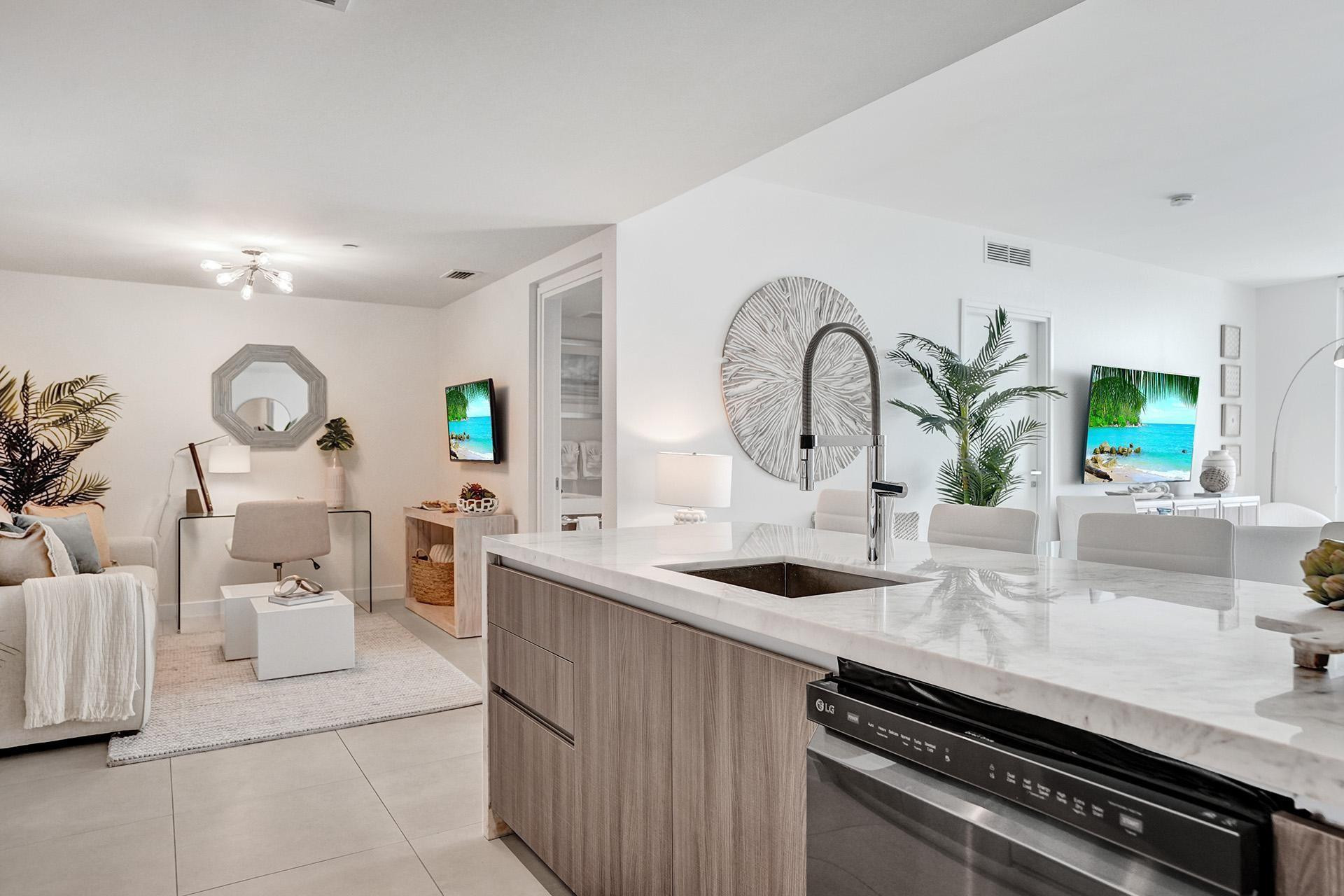 401 N Birch Road 702