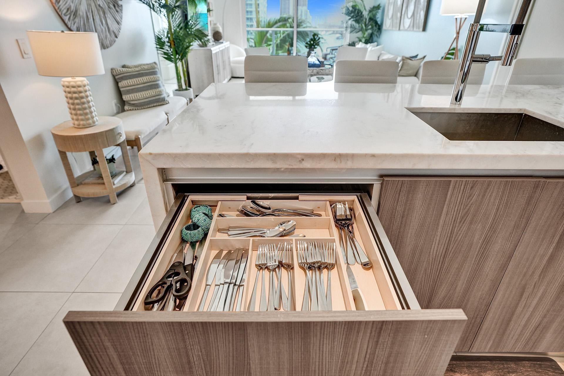 401 N Birch Road 702