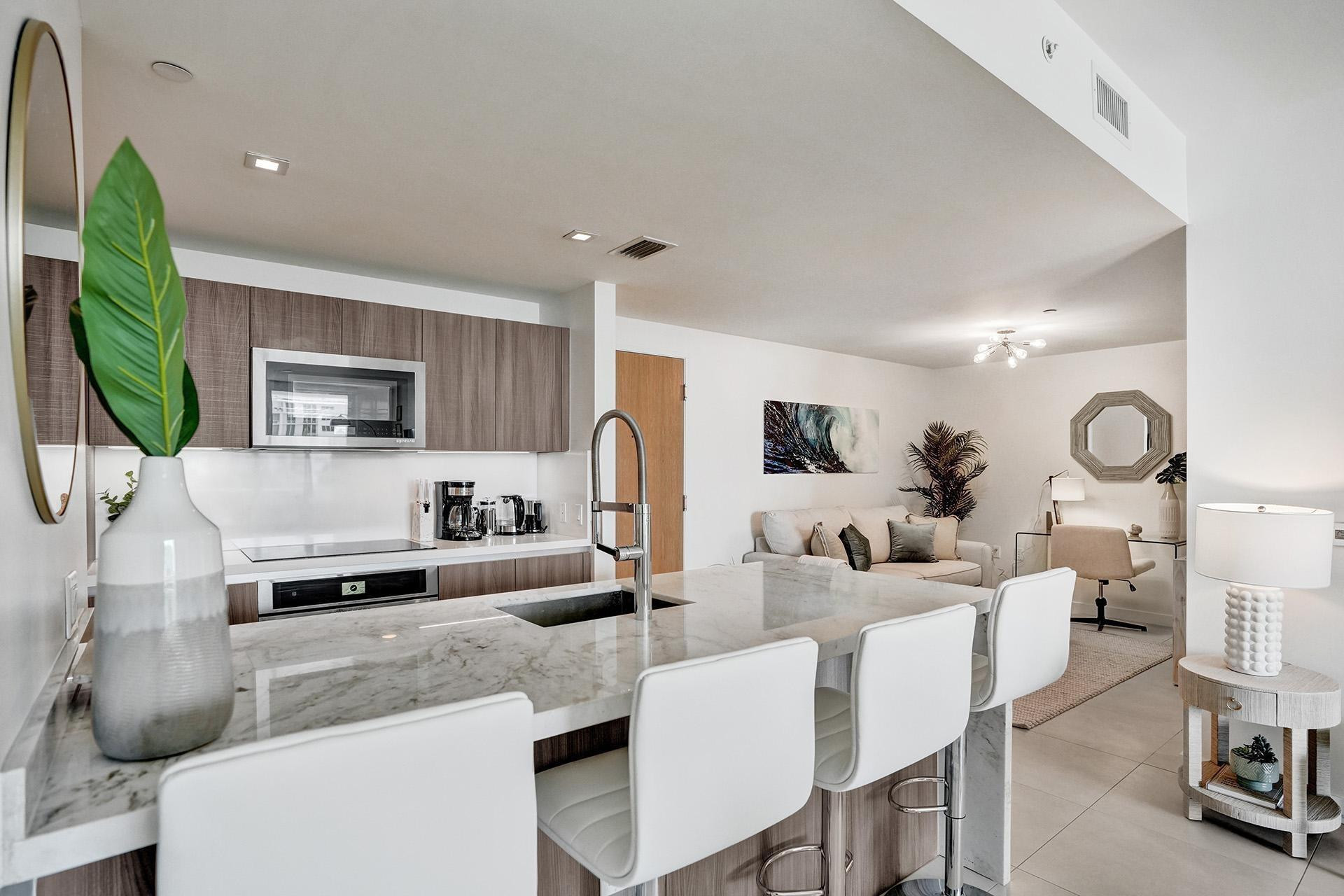 401 N Birch Road 702