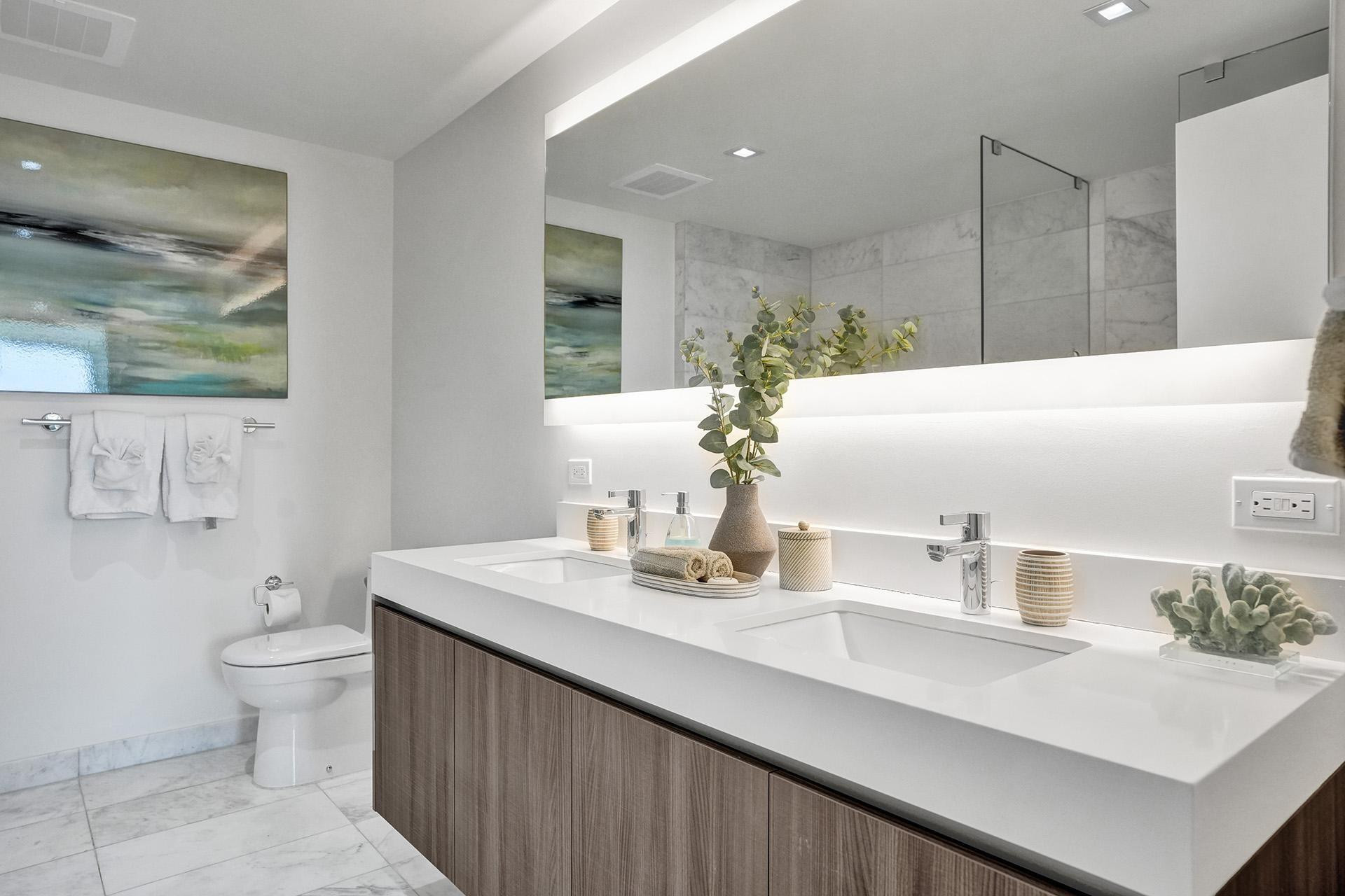 401 N Birch Road 702