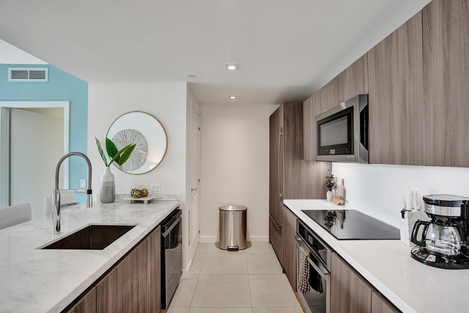 401 N Birch Road 702