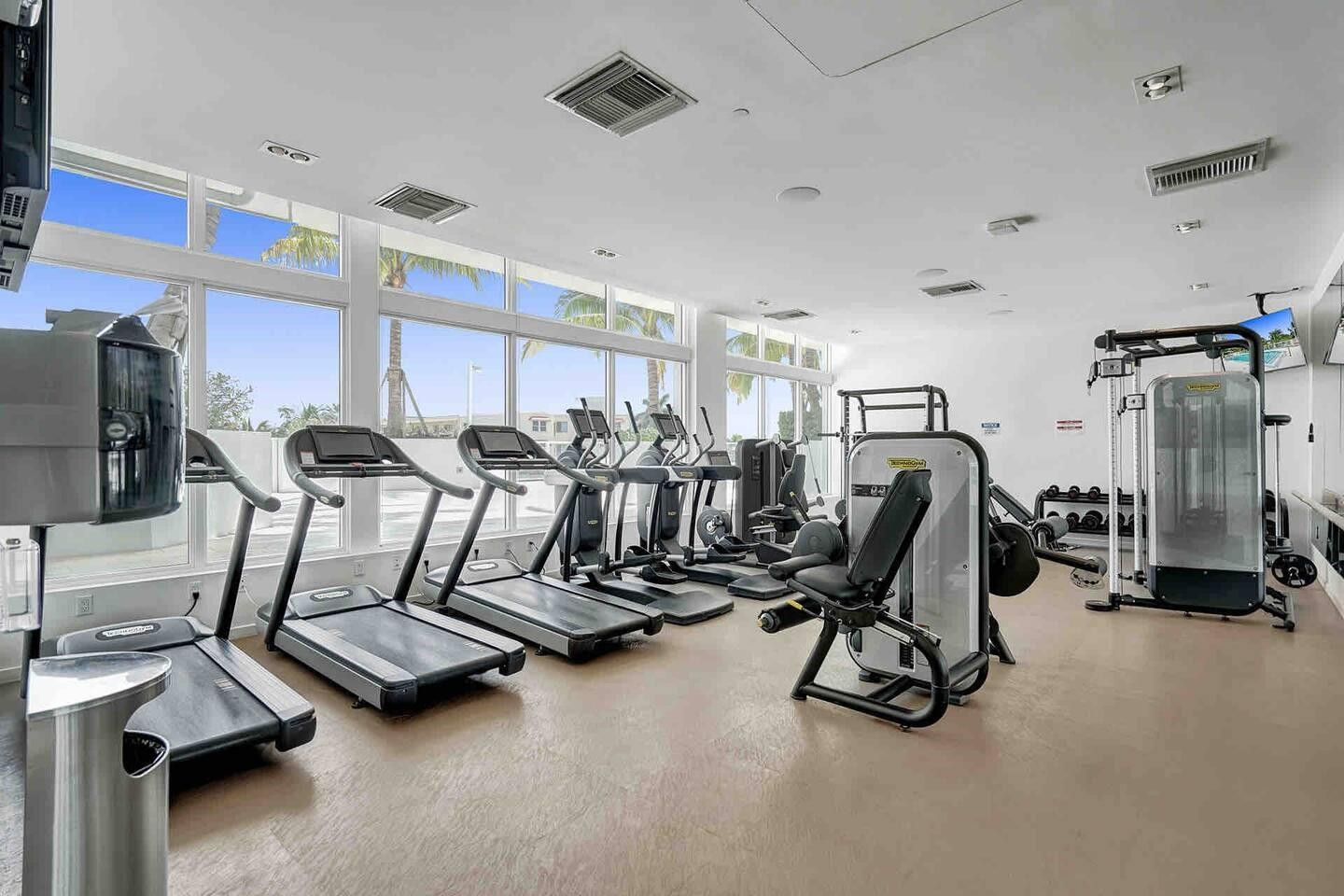 401 N Birch Road 702