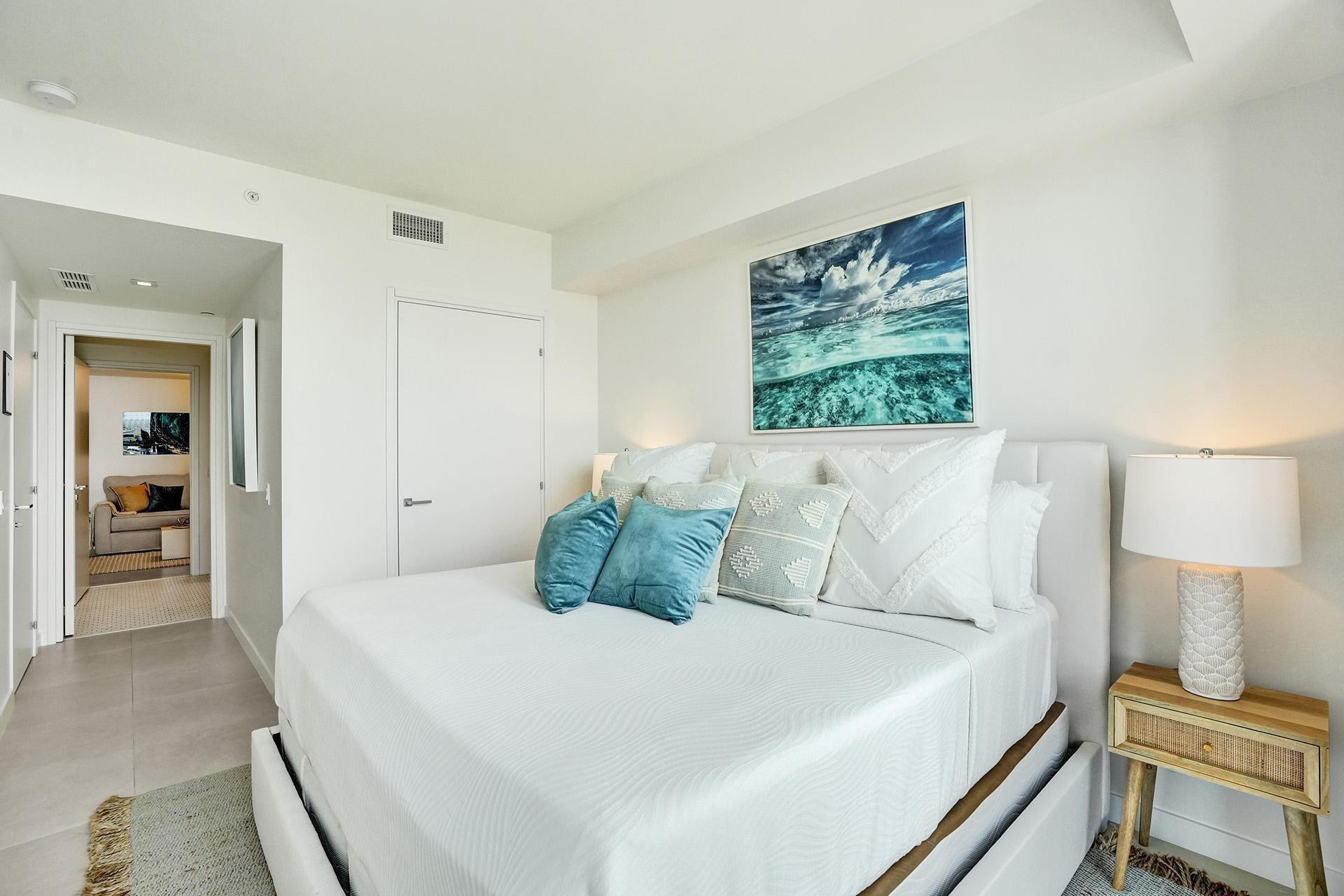 401 N Birch Road 702