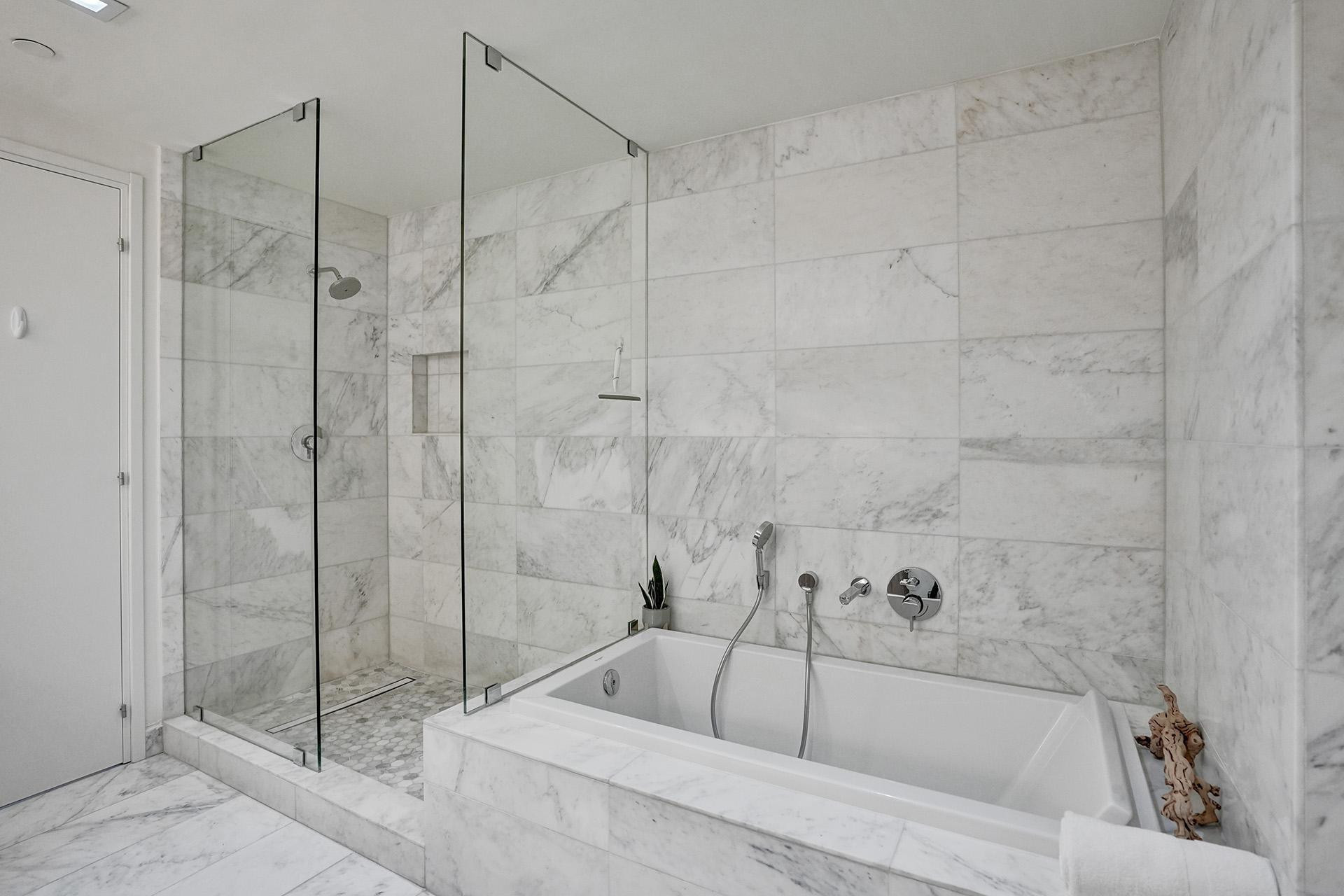 401 N Birch Road 702