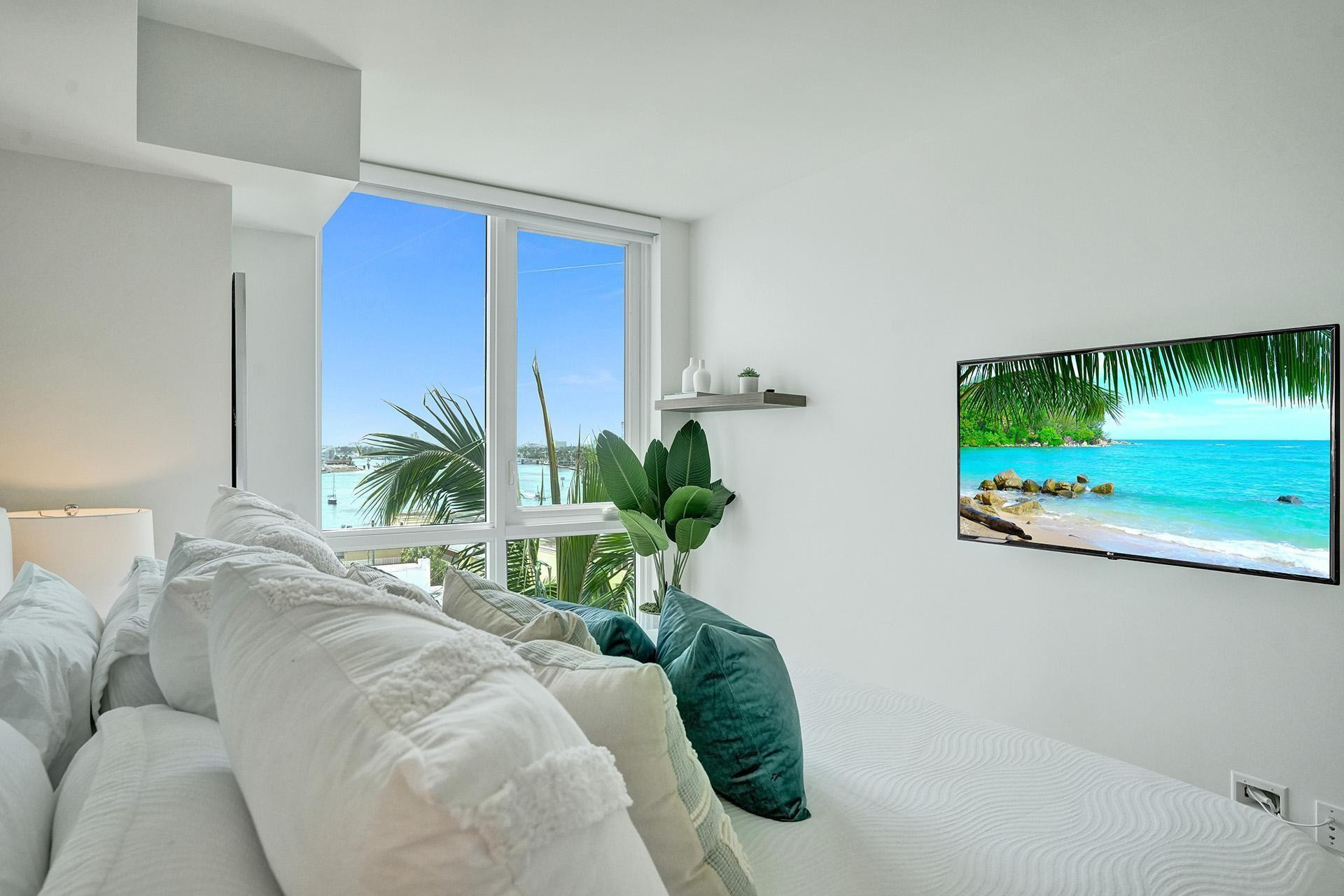 401 N Birch Road 702