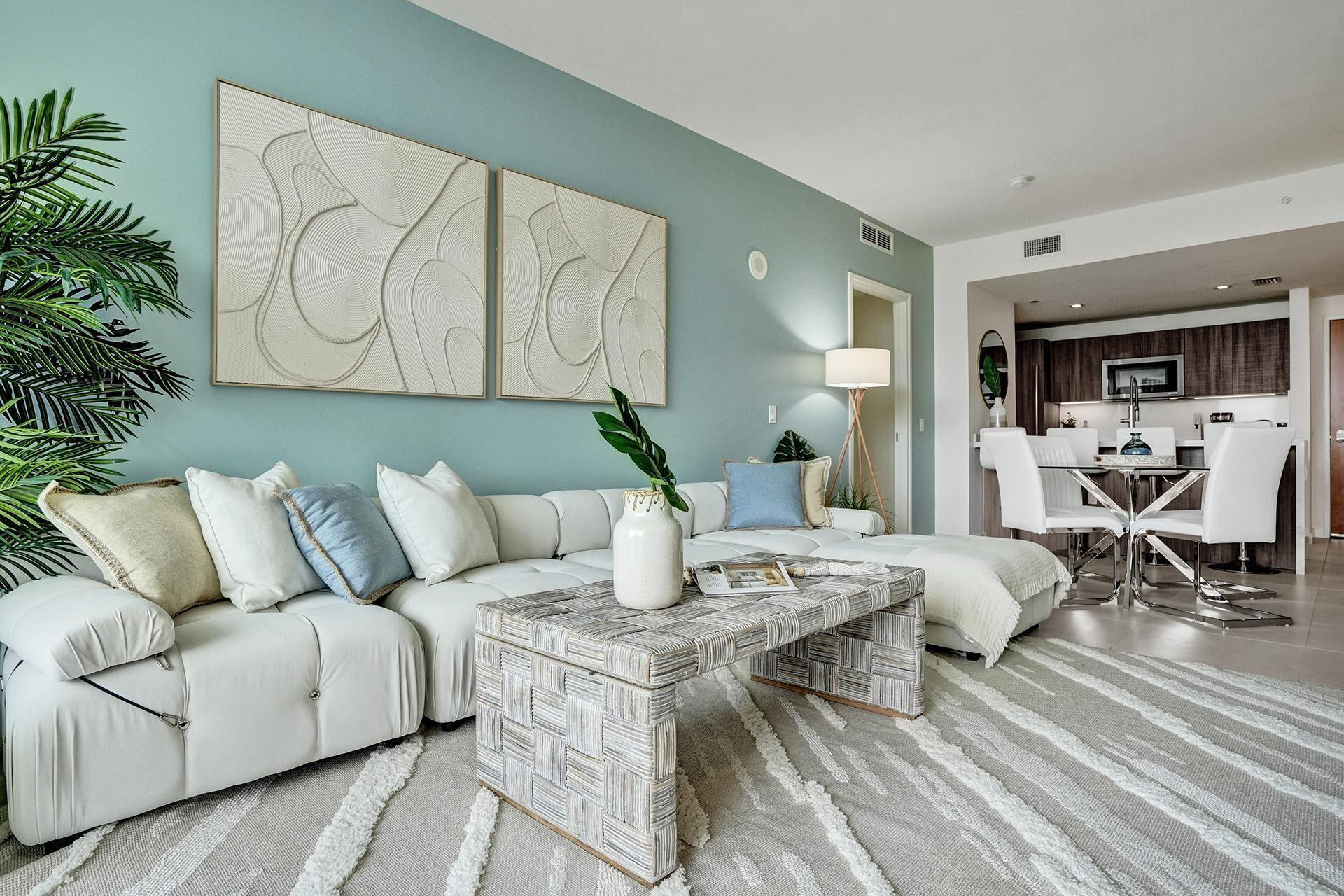 401 N Birch Road 702