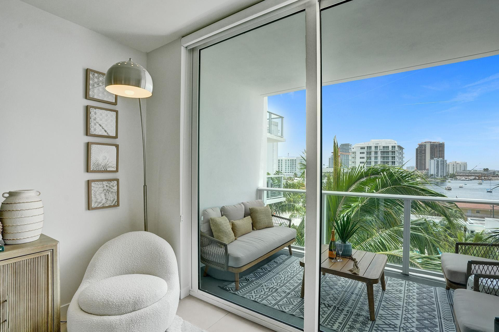 401 N Birch Road 702