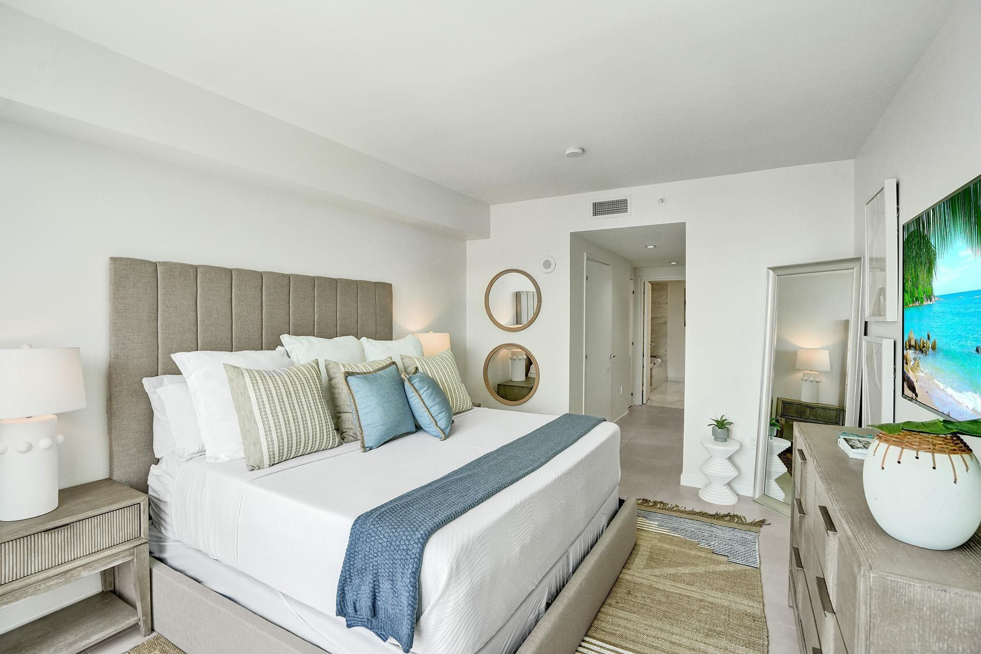 401 N Birch Road 702