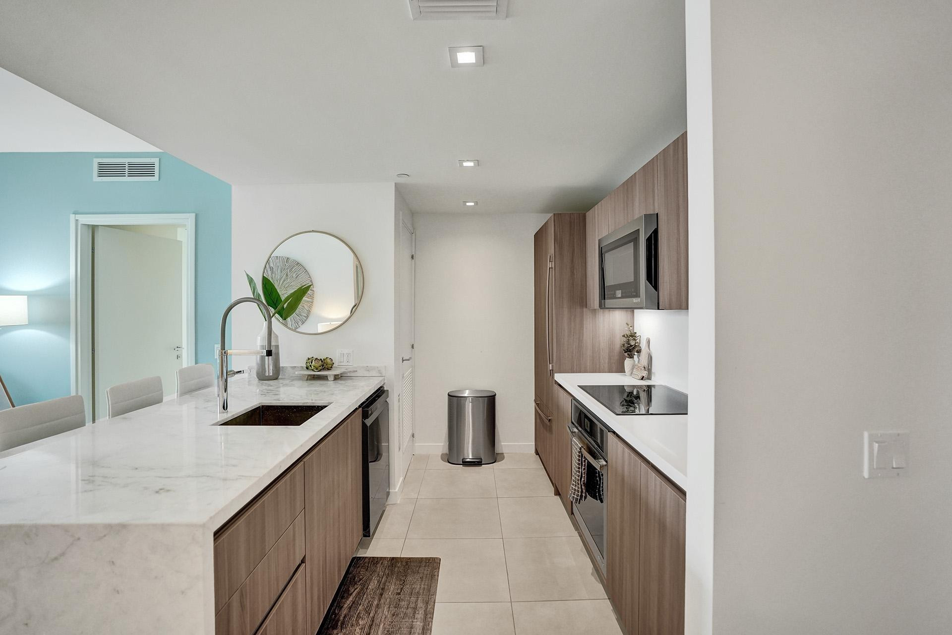 401 N Birch Road 702