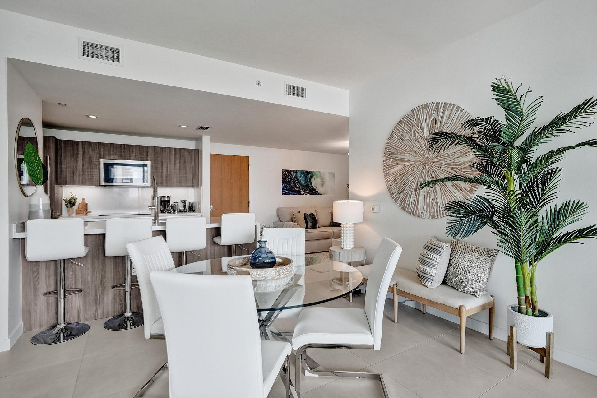 401 N Birch Road 702