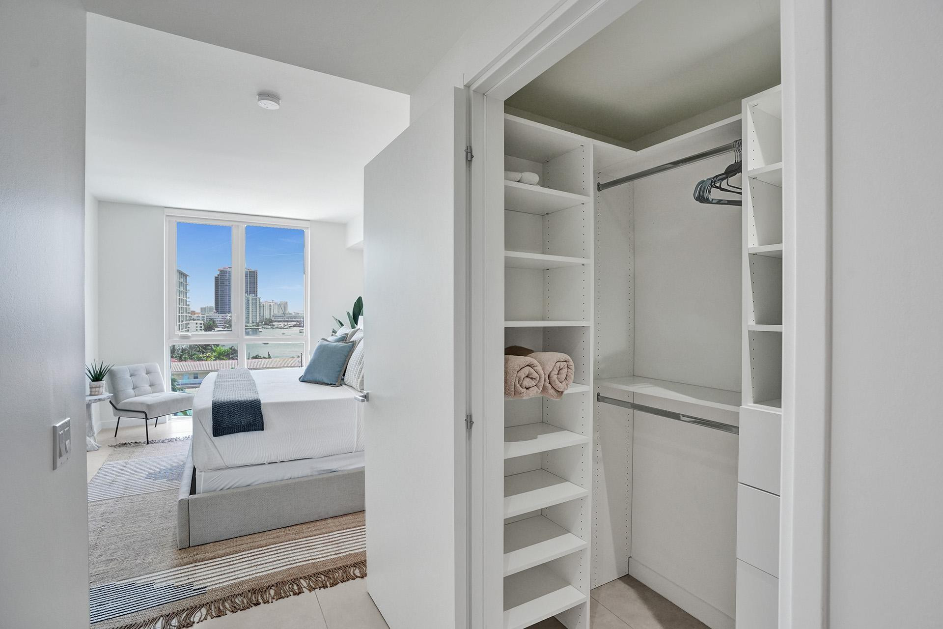 401 N Birch Road 702