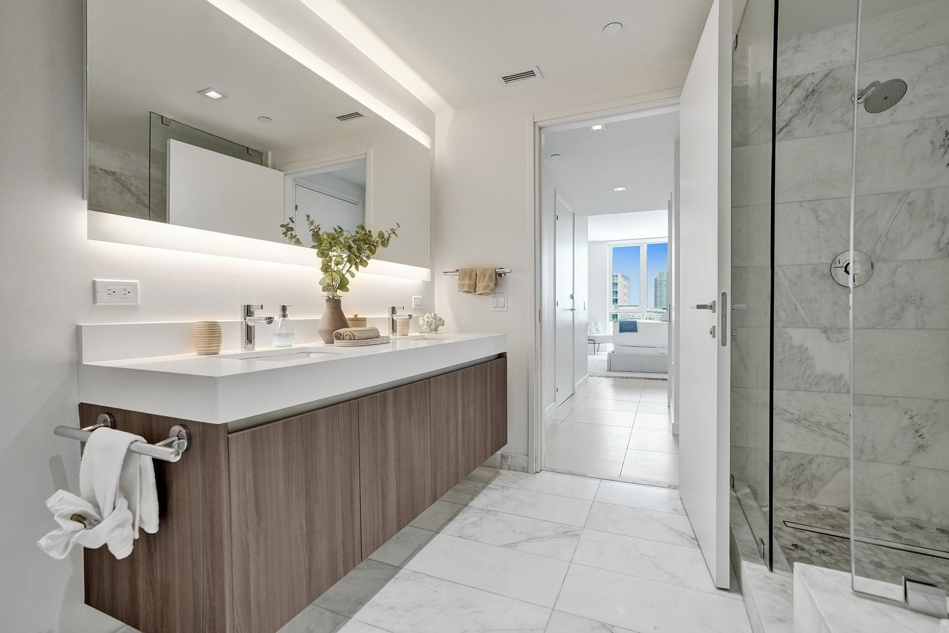 401 N Birch Road 702