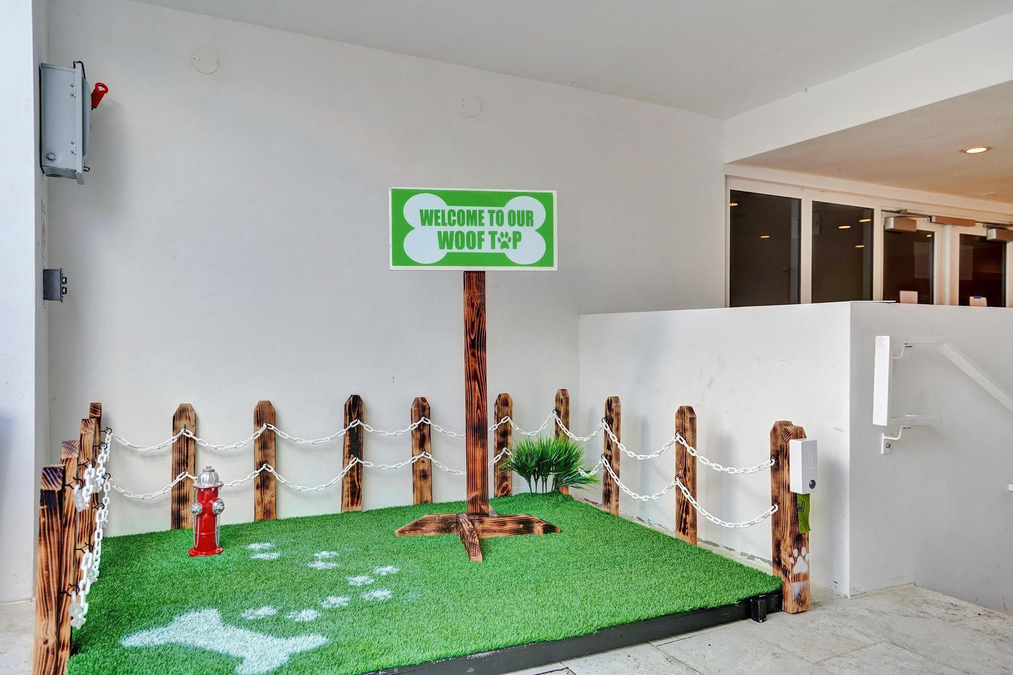 401 N Birch Road 702