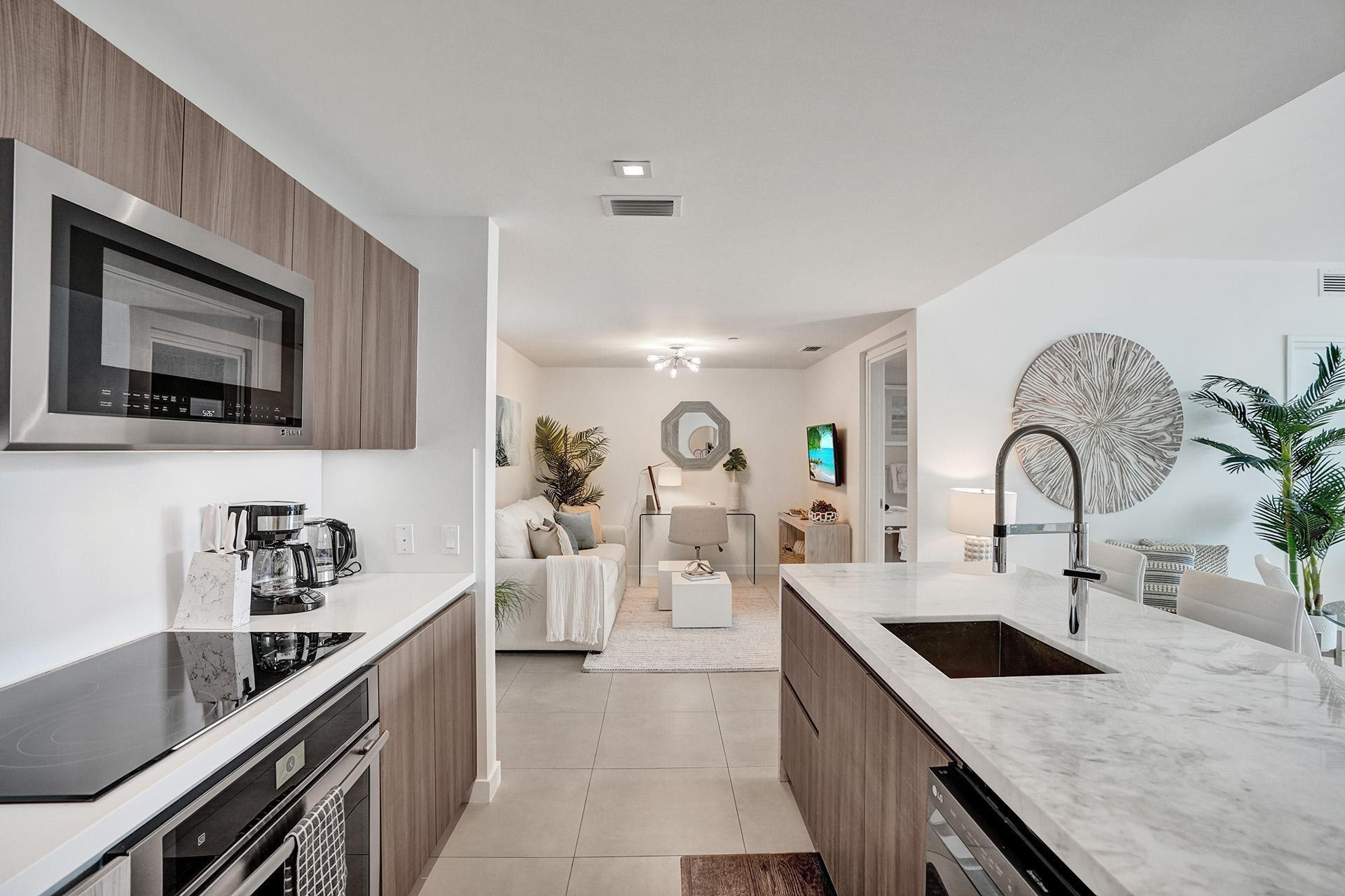 401 N Birch Road 702