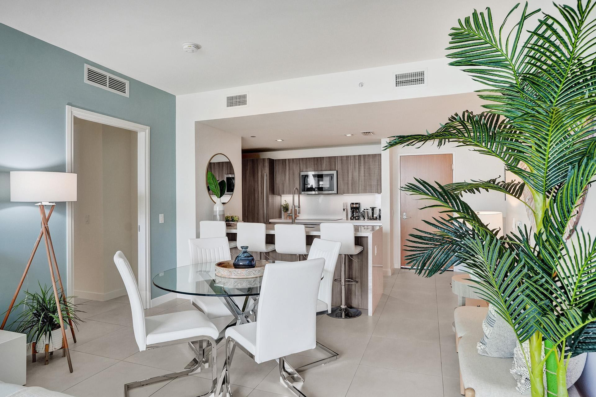 401 N Birch Road 702