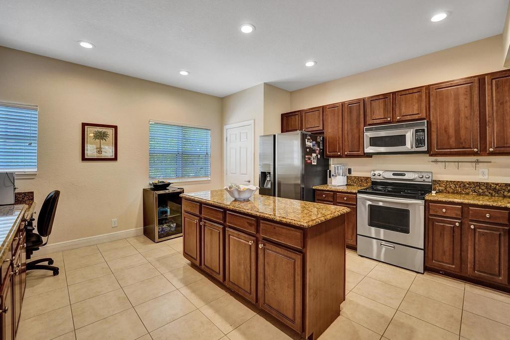 184 SW 6th Court 184