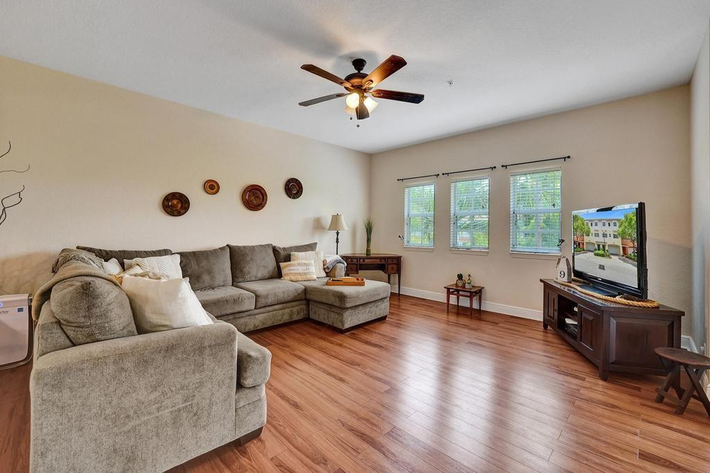 184 SW 6th Court 184