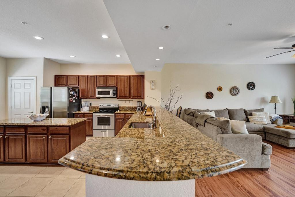 184 SW 6th Court 184