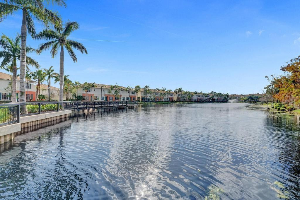 184 SW 6th Court 184