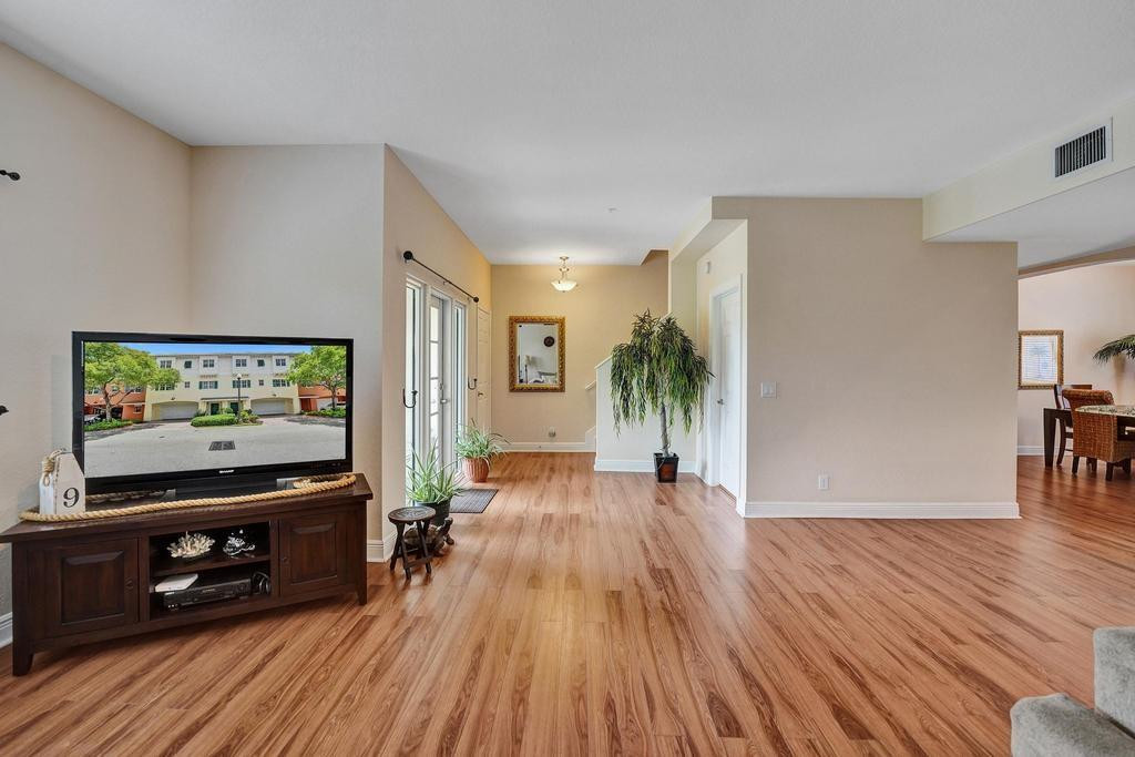 184 SW 6th Court 184