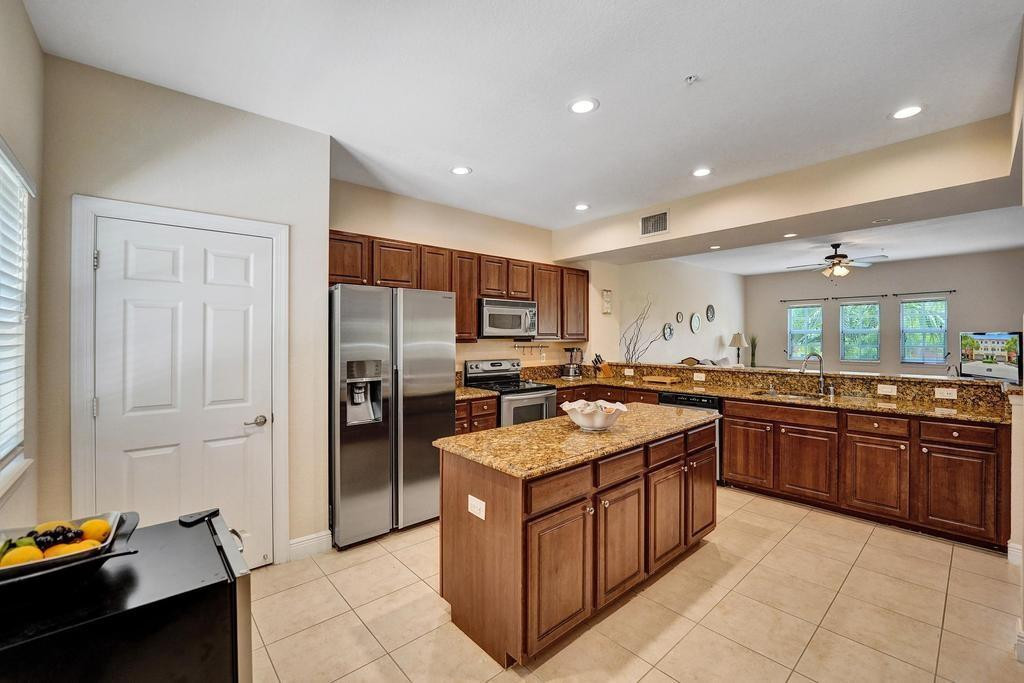 184 SW 6th Court 184