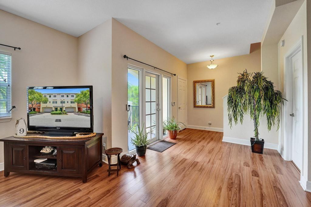 184 SW 6th Court 184