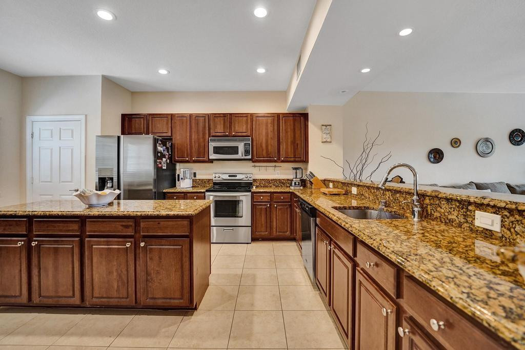 184 SW 6th Court 184