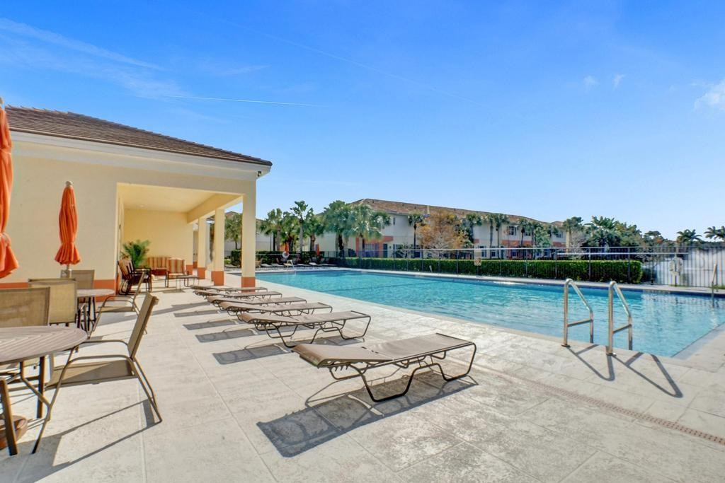 184 SW 6th Court 184