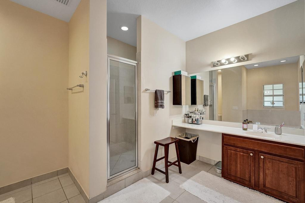 184 SW 6th Court 184