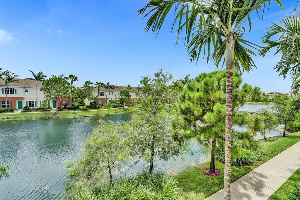 184 SW 6th Court 184