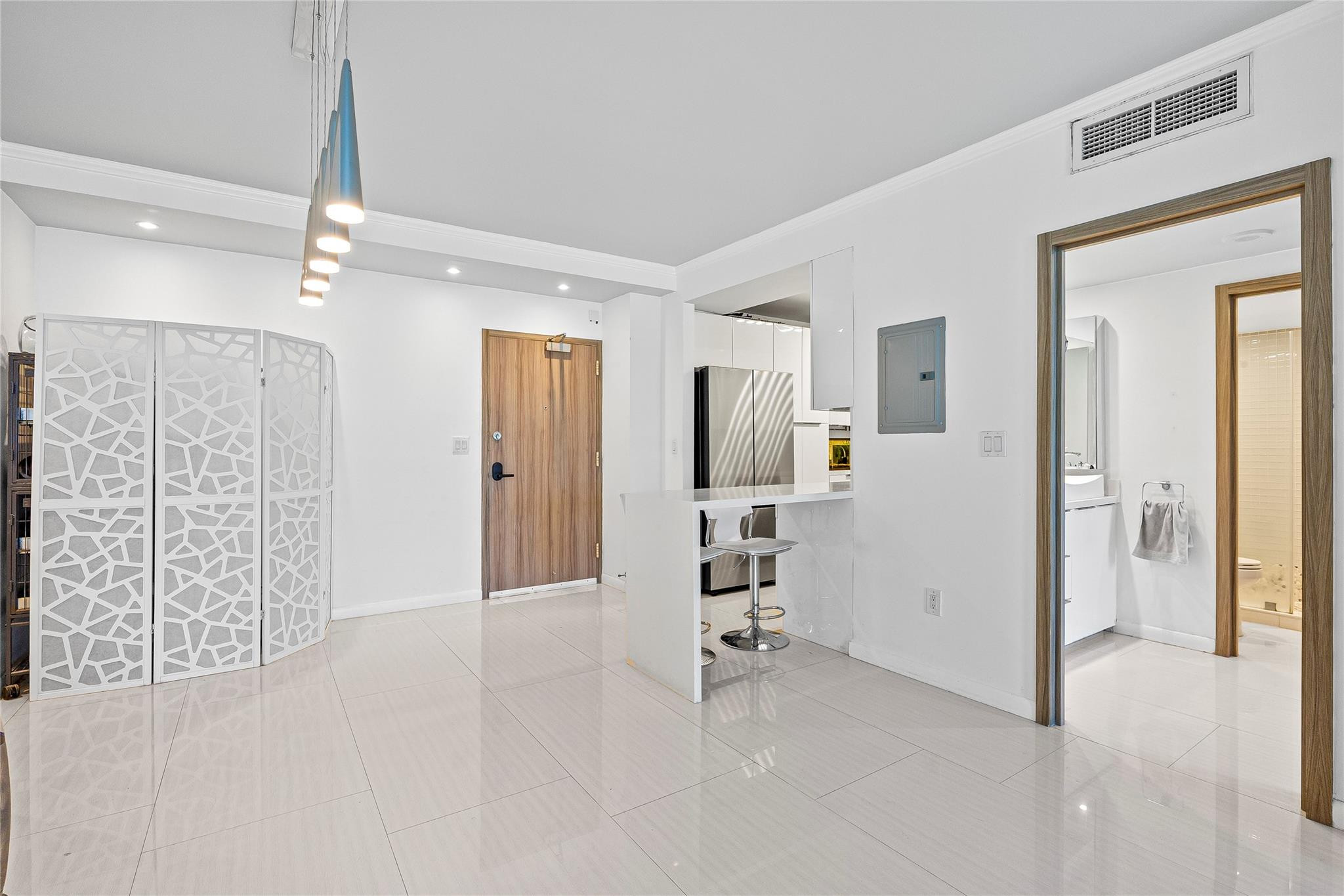 300 Bayview Drive 404
