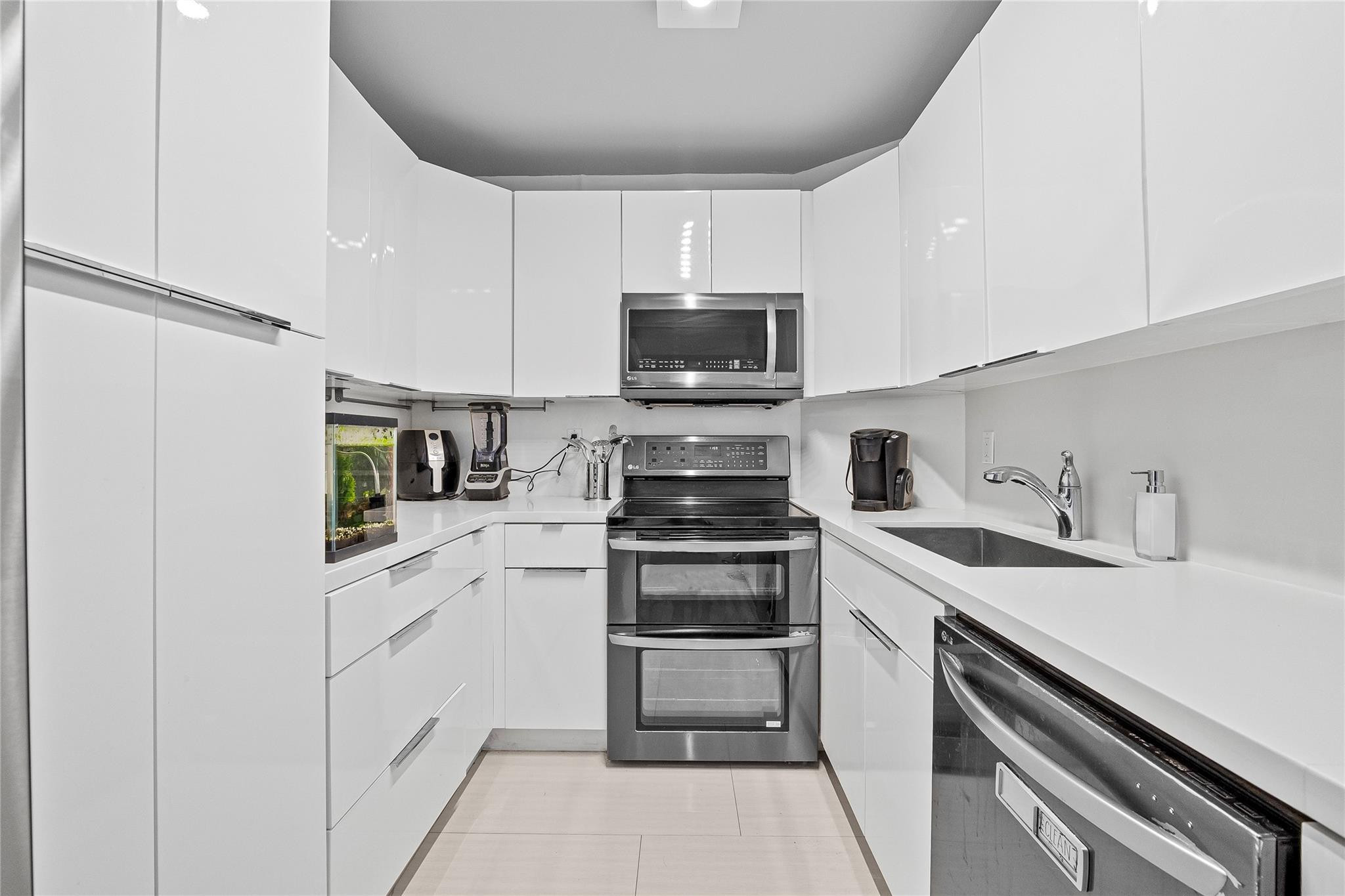 300 Bayview Drive 404