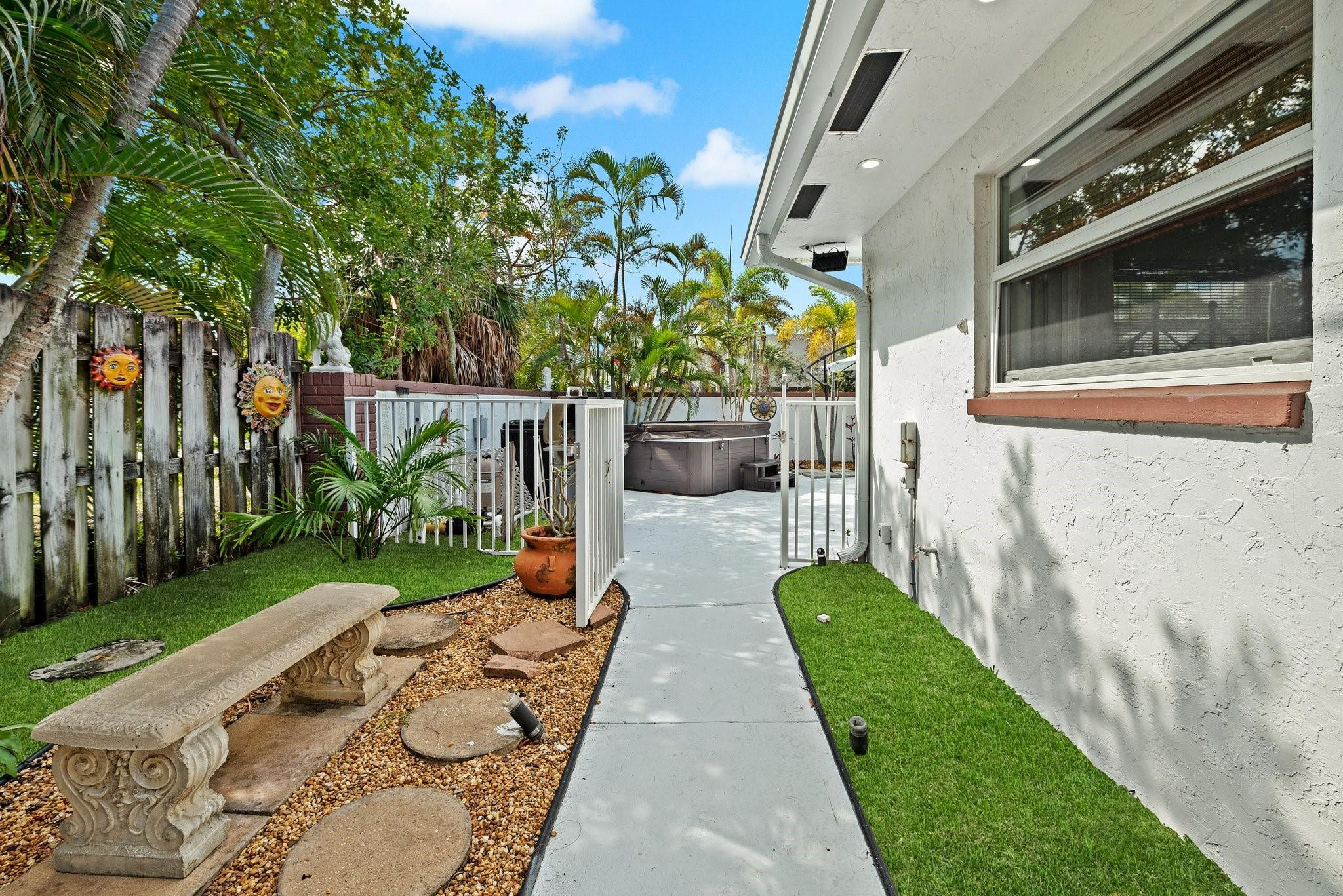 2200 NE 36th Street 1