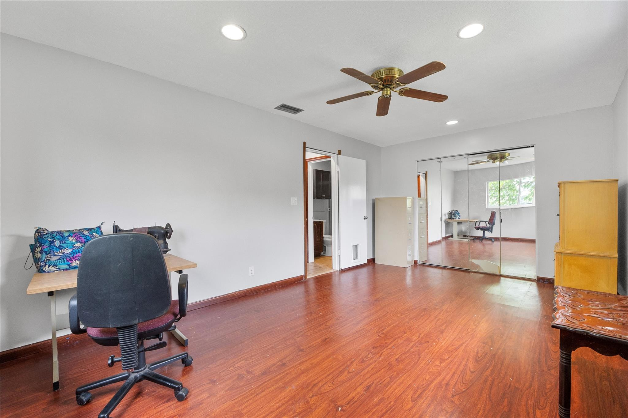 9505 NW 67 Street