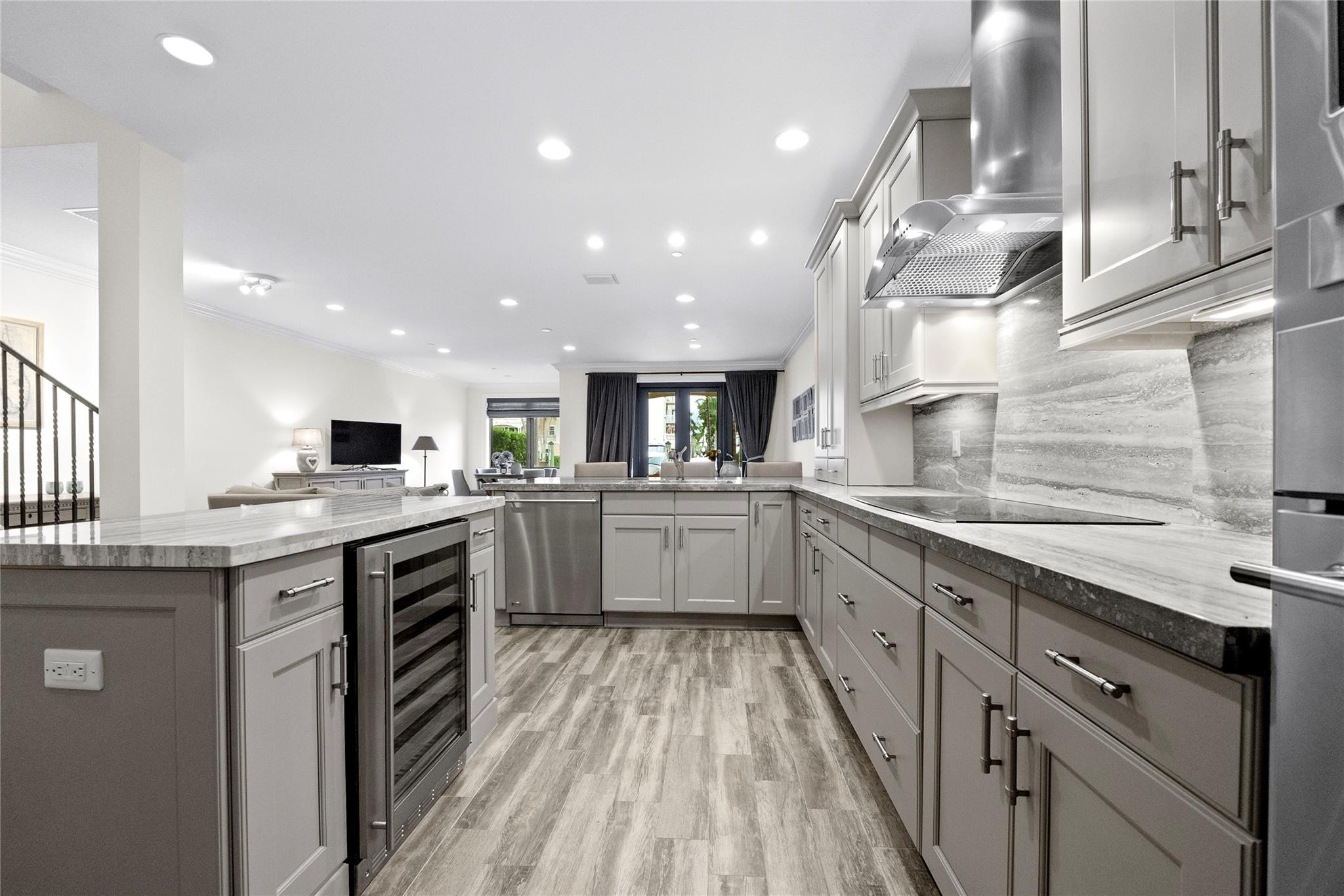105 Isle Of Venice Drive 105